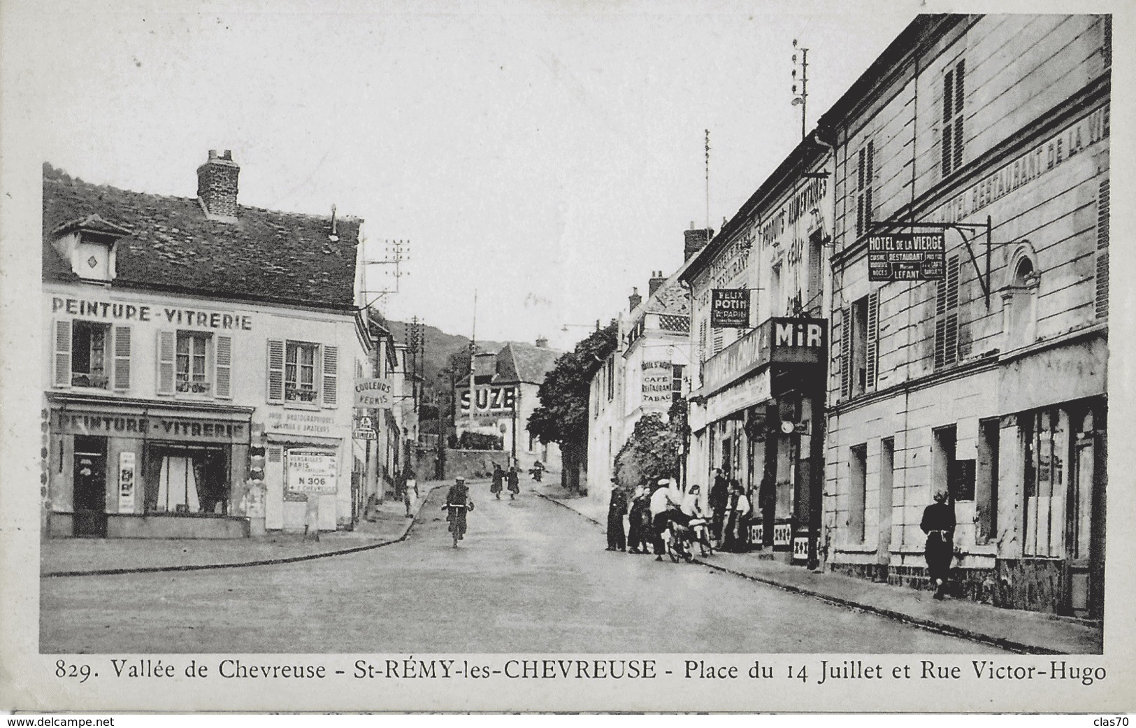 ST-REMY-LES-CHEVREUSE - PLACE DU 14 JUILLET ET RUE VICTOR-HUGO - BELLE ANIMATION - VERS 1950 - St.-Rémy-lès-Chevreuse