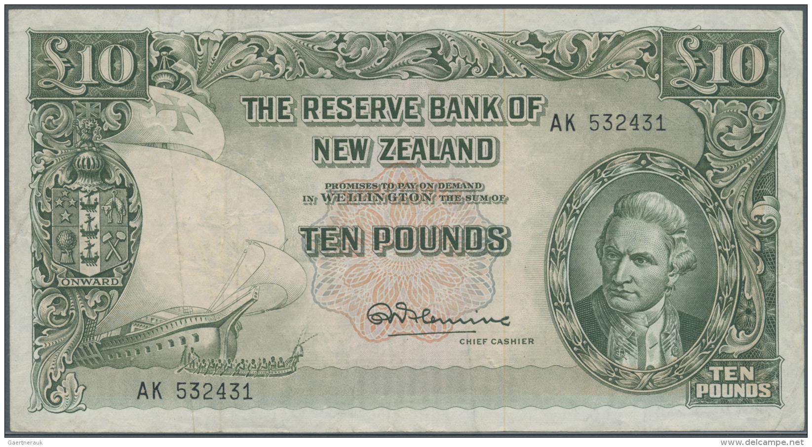 New Zealand / Neuseeland: 10 Pounds ND P. 161d, Several Vertical Folds And Creases, No Holes Or Tears, Paper Still With - Nuova Zelanda