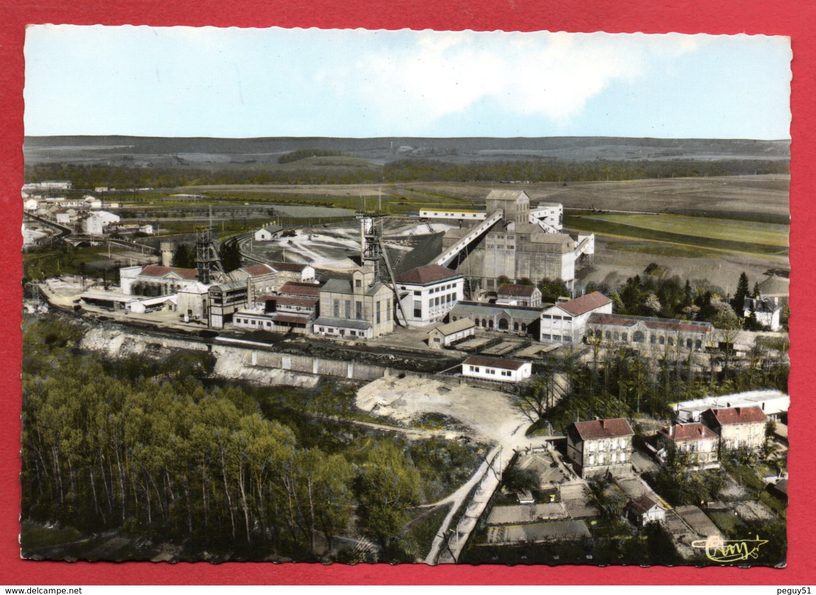 54. Tucquegnieux.  Vue Aérienne. La Mine.  1985 - Autres & Non Classés