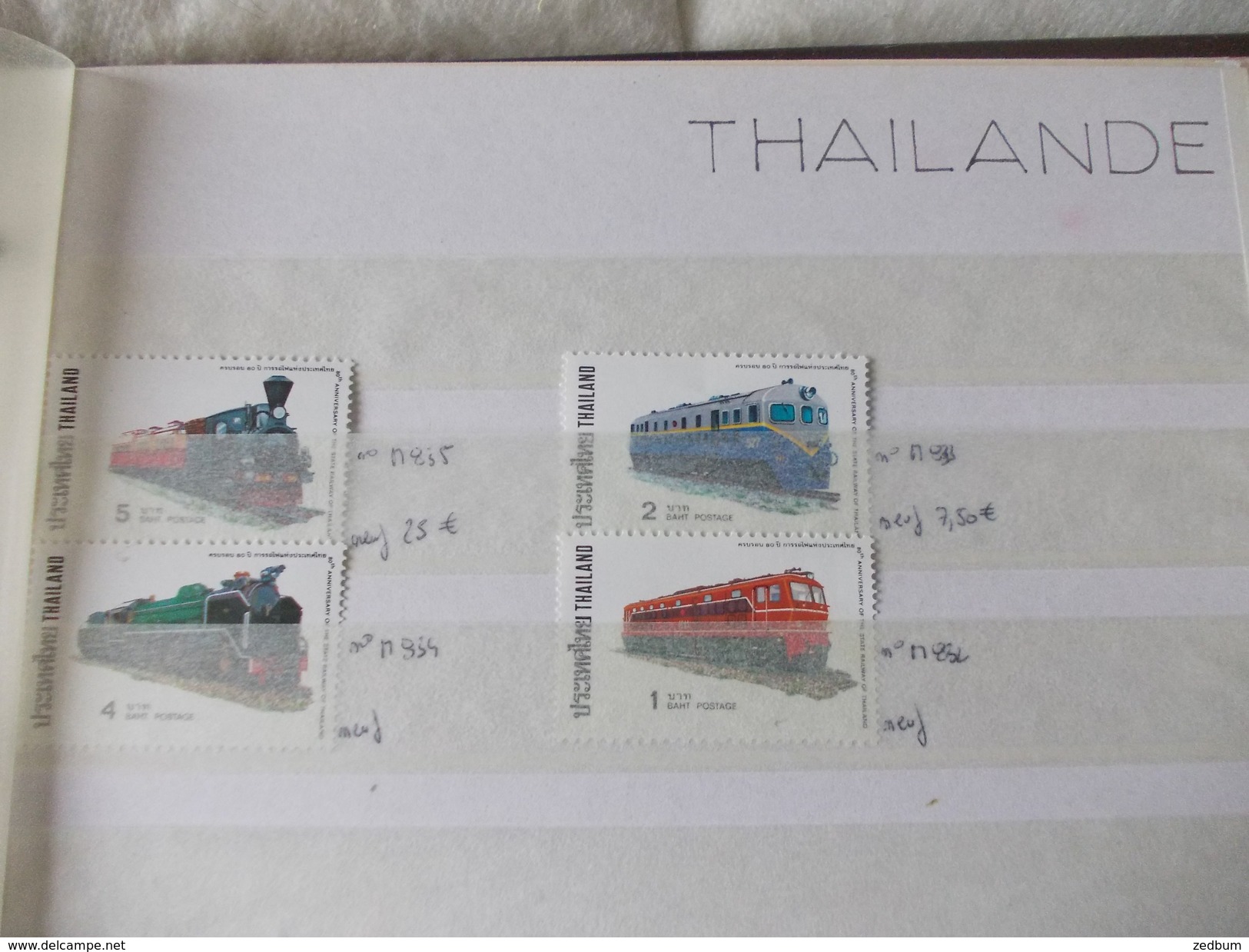 ALBUM 10 collection de timbres avec pour thème le chemin de fer train de tout pays valeur 377.40 &euro;