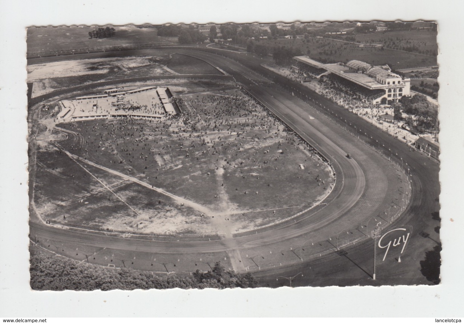 75 - PARIS VINCENNES / VUE AERIENNE SUR LE CHAMP DE COURSES - Autres & Non Classés