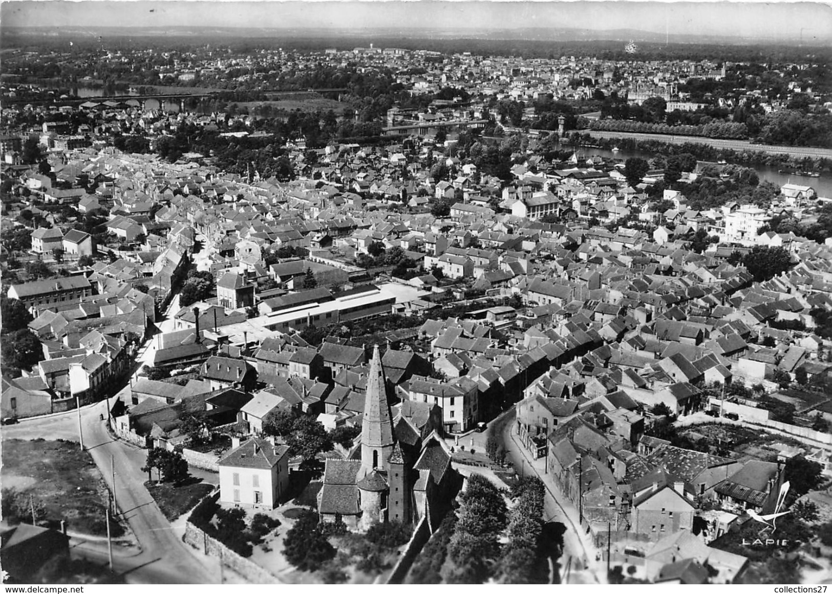 78-SARTROUVILLE- EGLISE DU VIEUX SARTROUVILLE, VUE DU CIEL - Sartrouville