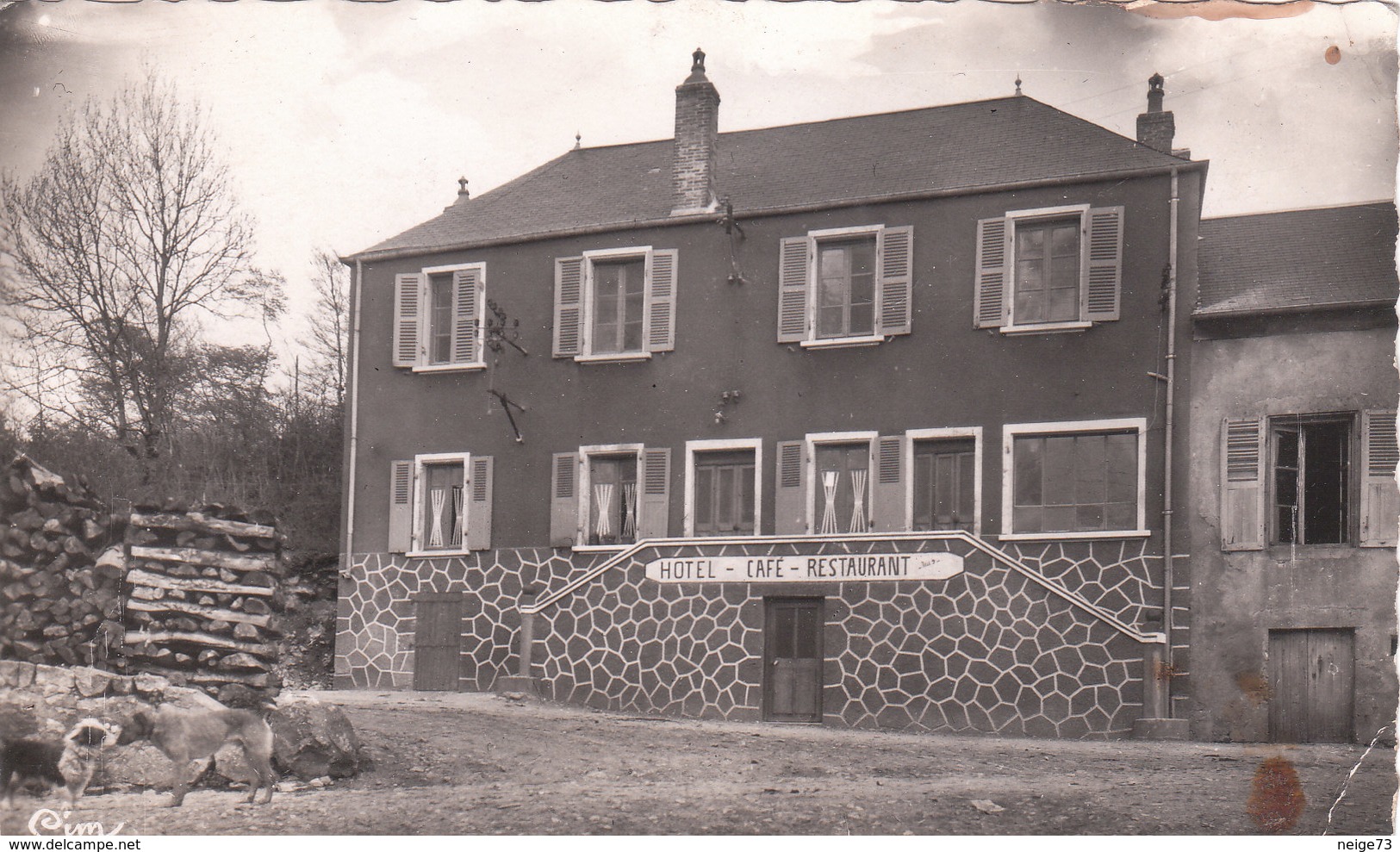 Carte Postale Des Années 50-60 De La Nièvre - Fachin - Aux Monts Du Morvan - Devanture Hôtel Restaurant - Autres & Non Classés