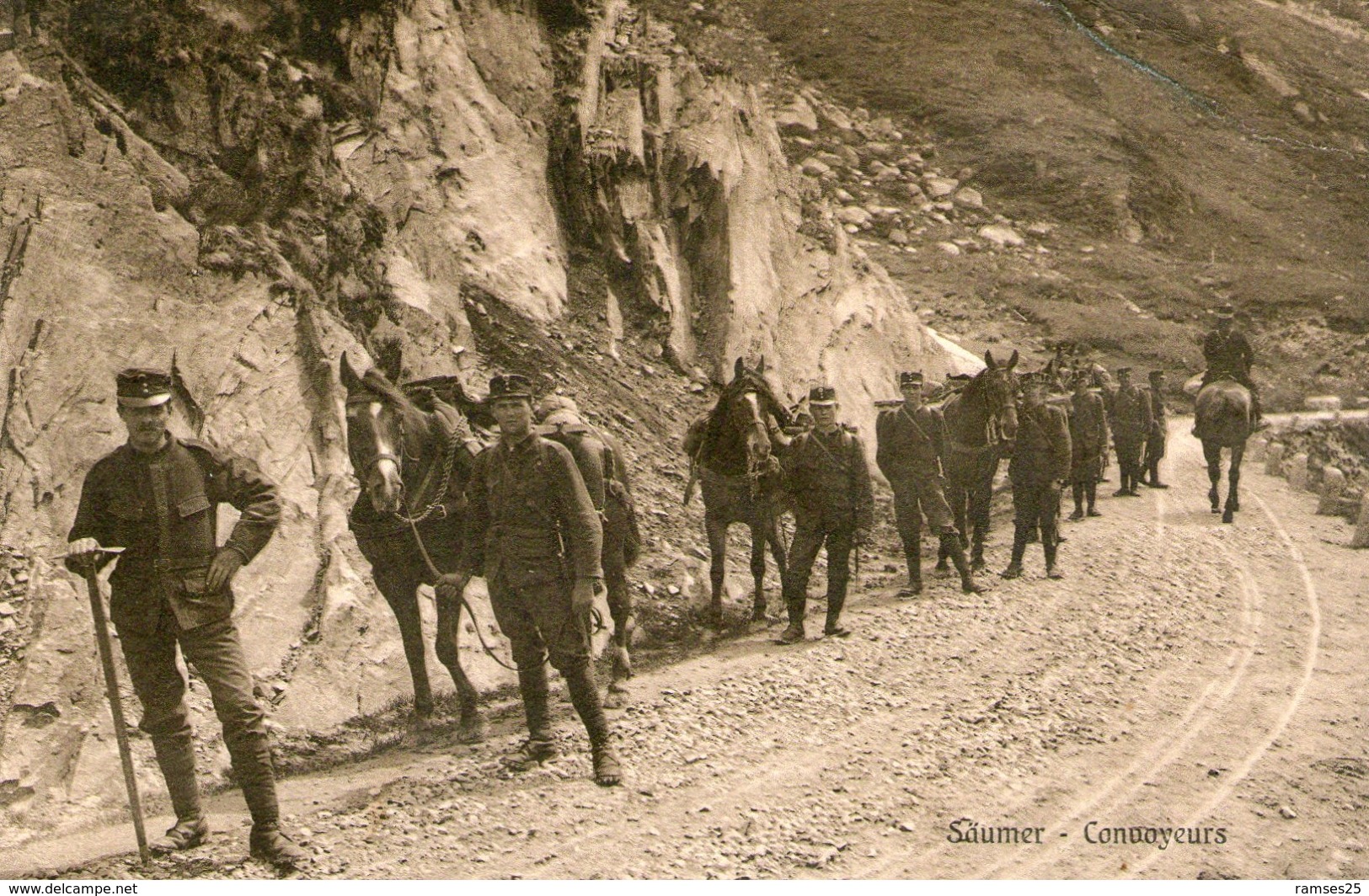 (29)  CPA  Saumer  Convoyeurs  1914  (bon Etat) - Guerra 1914-18