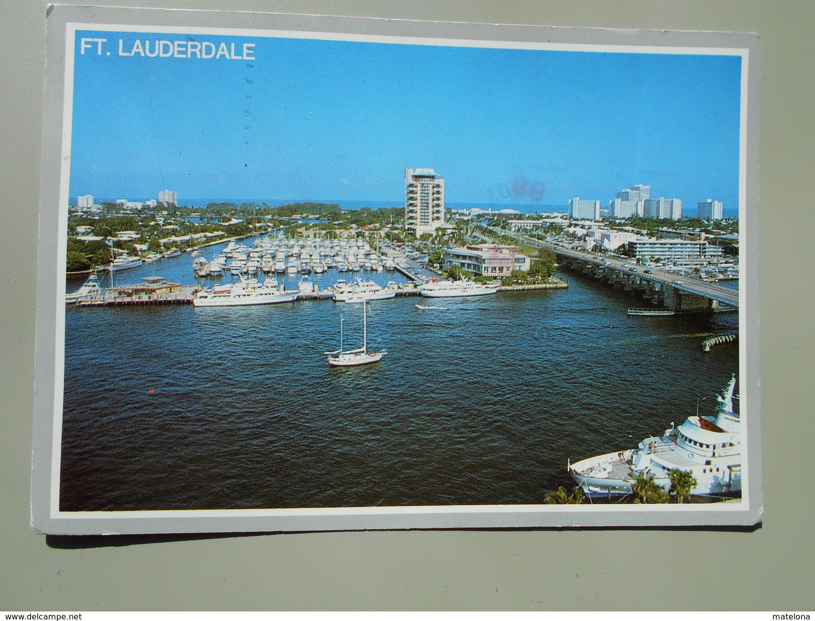 ETATS-UNIS FL FLORIDA FORT LAUDERLALE LOOKING EAST SHOWING PIER 66 AND 17th STREET CAUSEWAY ON RIGHT - Fort Lauderdale