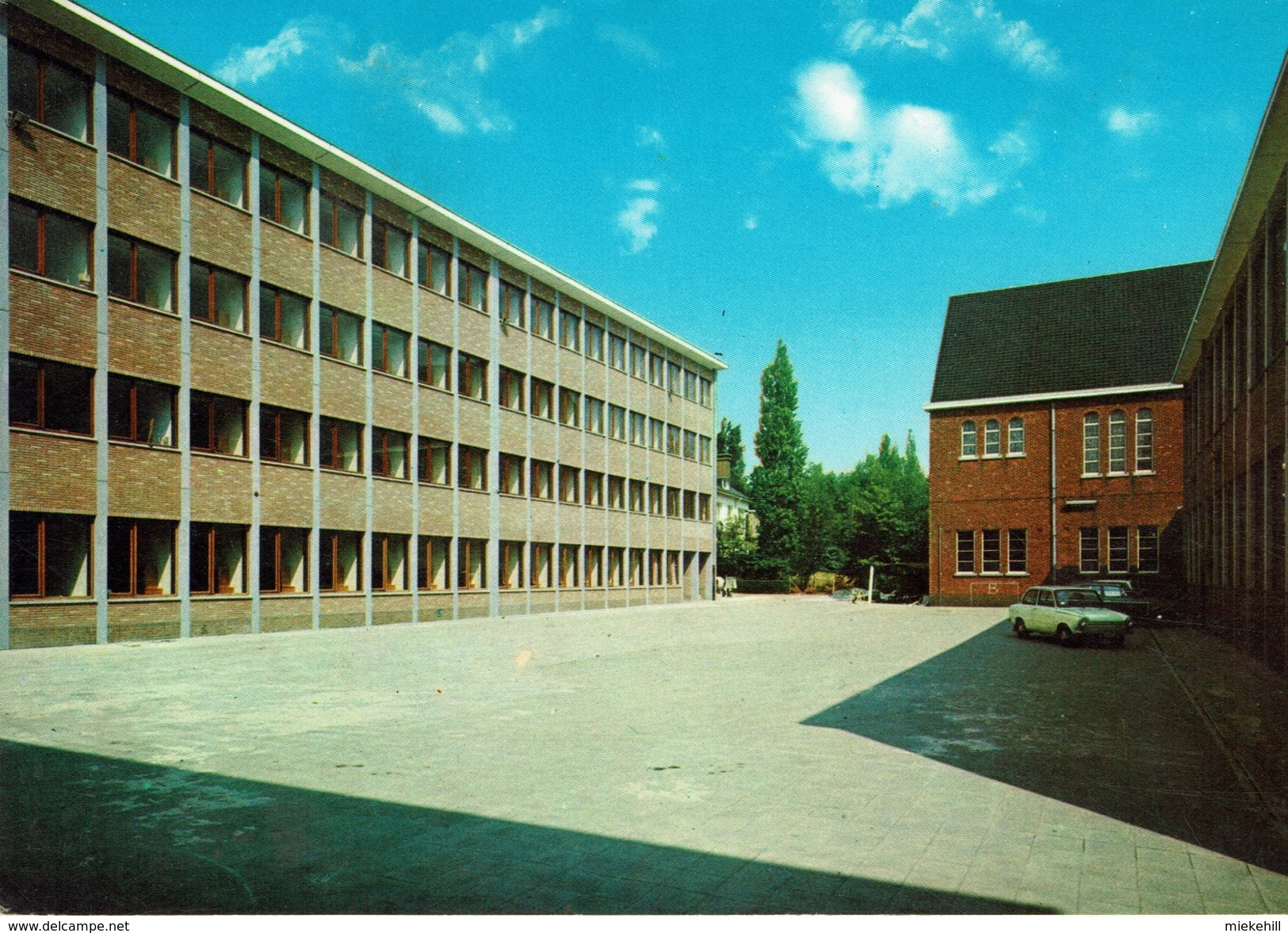 HEUSDEN-H.HART COLLEGE-SLAAPKAMERS VAN DE LEERLINGEN - Heusden-Zolder