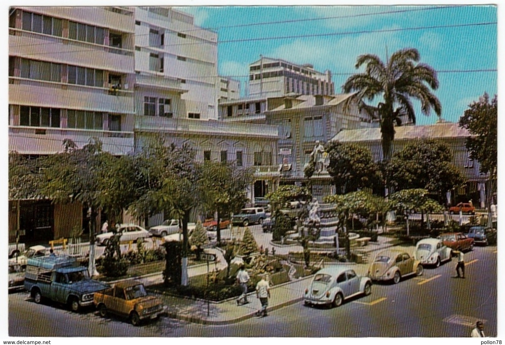 GUAYAQUIL, ECUADOR SUD AMERICA - MONUMENTO A PEDRO CARBO... - Vedi Retro - AUTOMOBILI - CARS - Ecuador