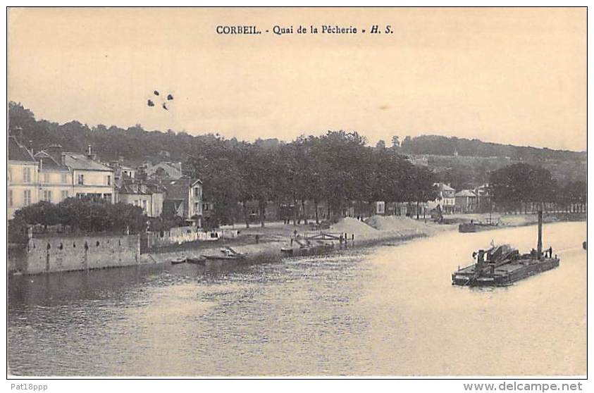 91 - CORBEIL ESSONNES : Quai De La Pêcherie - Péniche " Drague ? ) CPA Essonne - Barge Lastkähne Aken Chiatte Barcazas - Corbeil Essonnes