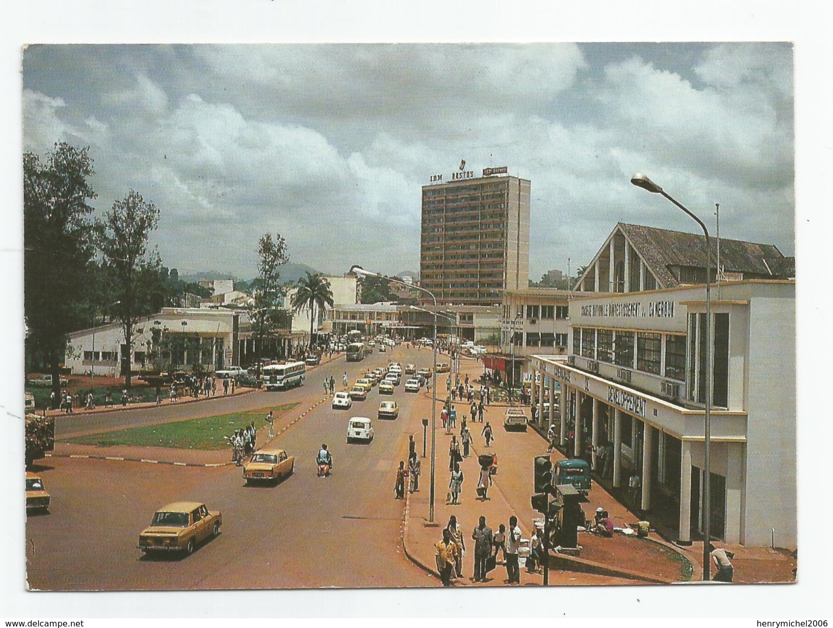 Cameroun Cachet Aéroport Douala + Timbres - Camerún