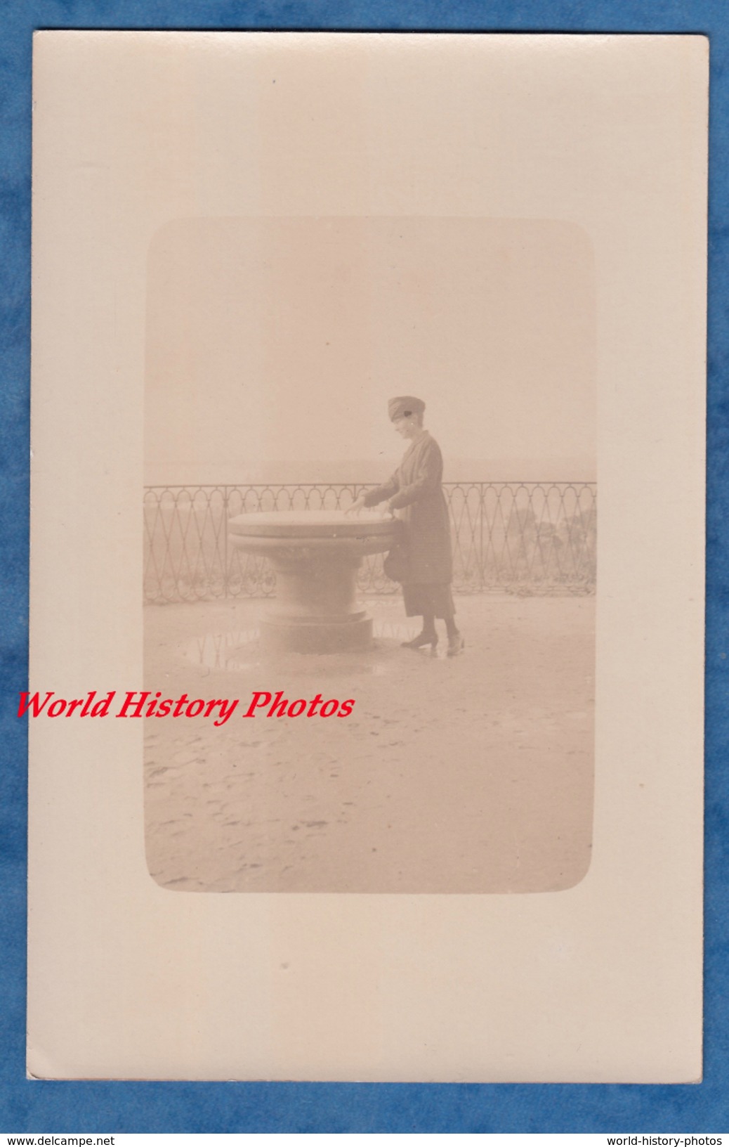 CPA Photo - AVRANCHES - Femme Devant Une Table D'orientation ? - 1919 - Avranches