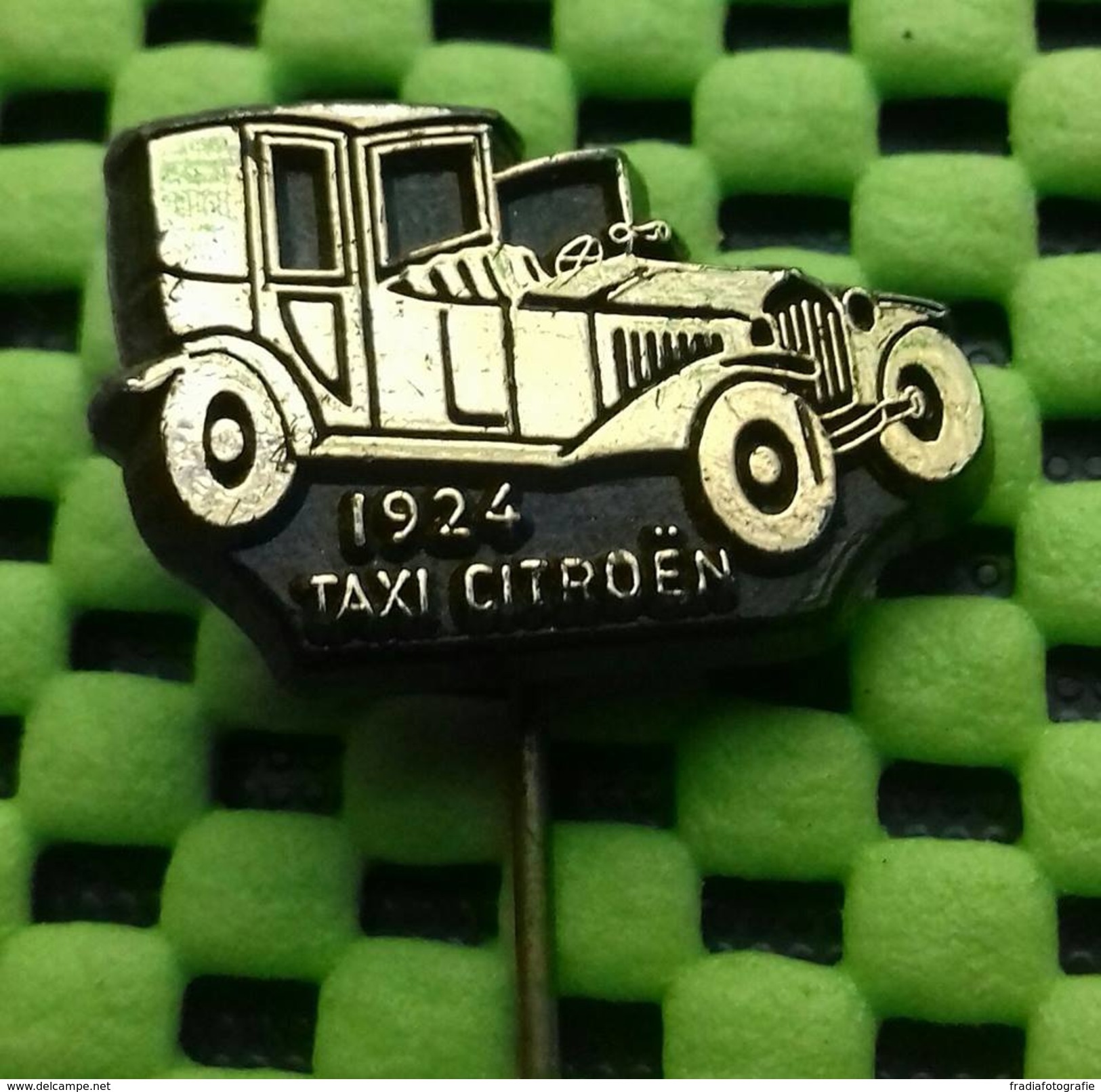 Pin  (  Taxi Citroën 1924 - Autres & Non Classés