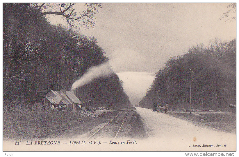 Cpa Liffré - Route En Forêt (attelage, Cabanes Des Bucherons) (édit. Sorel ) - Otros & Sin Clasificación