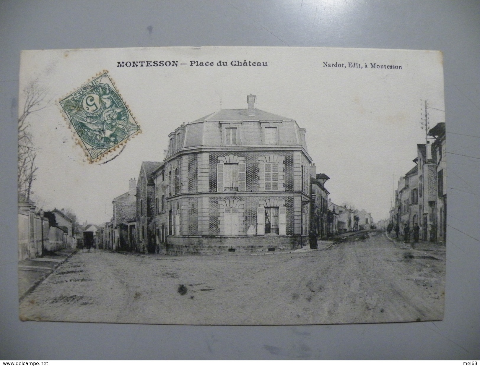 A435. CPA..78. MONTESSON. Place Du Chateau.  Beau Plan Animé. écrite & Voyagée - Montesson