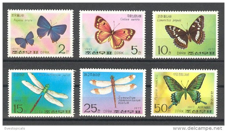 NORTH KOREA, SUPERB SET BUTTERFLIES FROM 1977 NH **! - Corée Du Nord