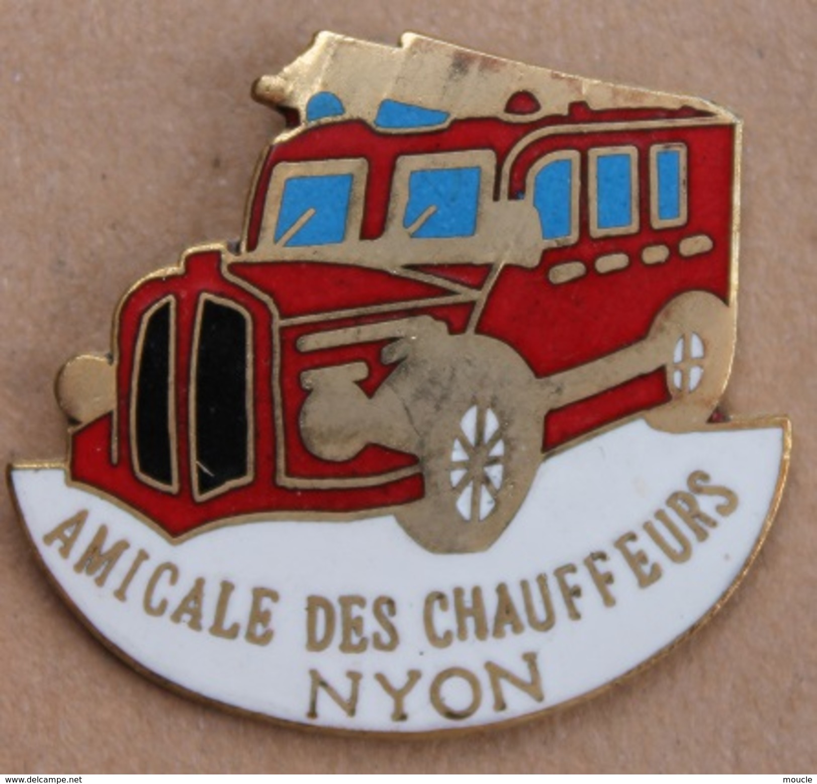 AMICALE SAPEURS POMPIERS - CHAUFFEURS  - NYON - CANTON DE VAUD - VIEUX VEHICULE  - SUISSE - FEUERWEHRMANN - FIRE -  (17) - Brandweerman