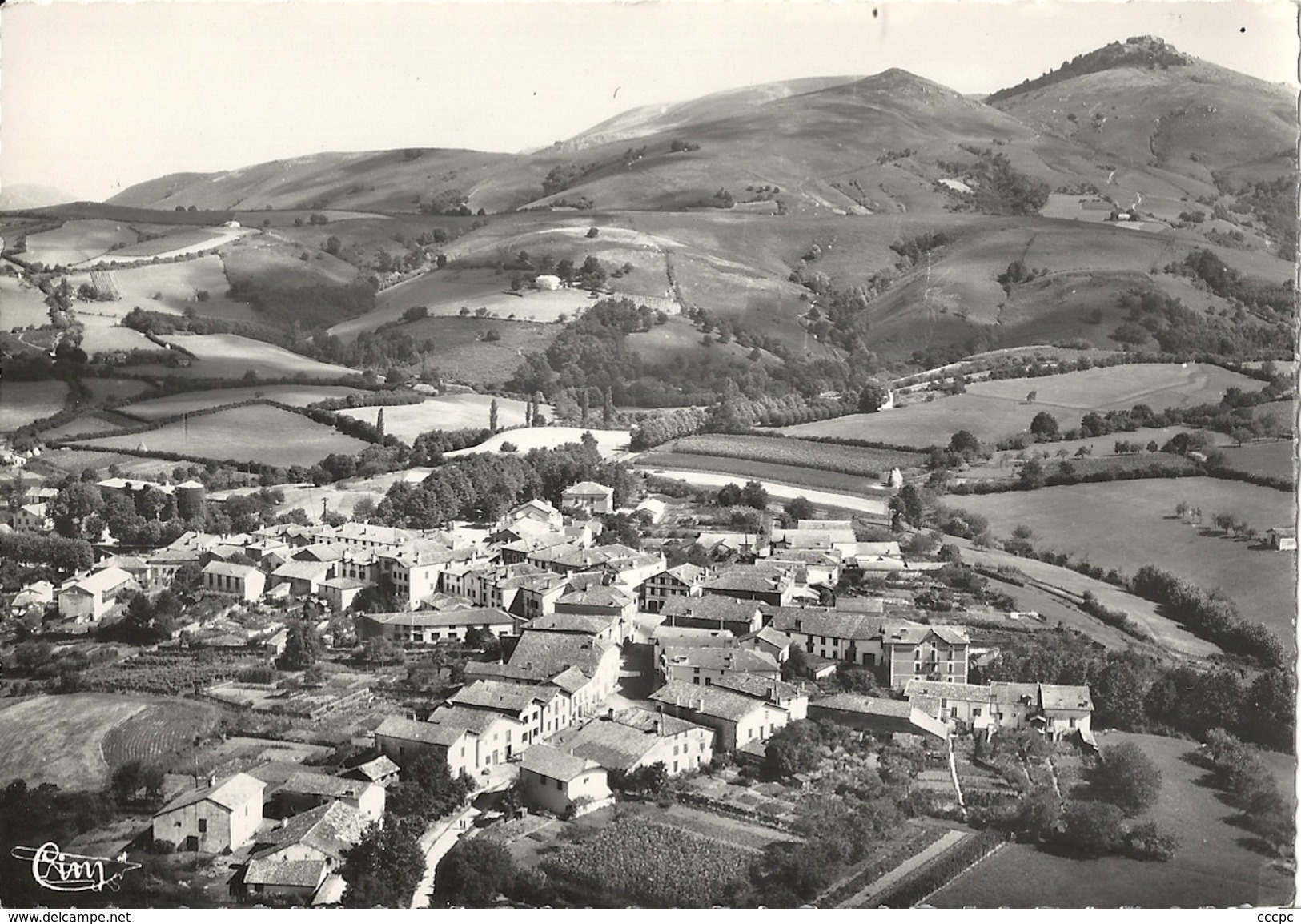 CPSM Espelette Vue Aérienne Et Mont Darain - Espelette