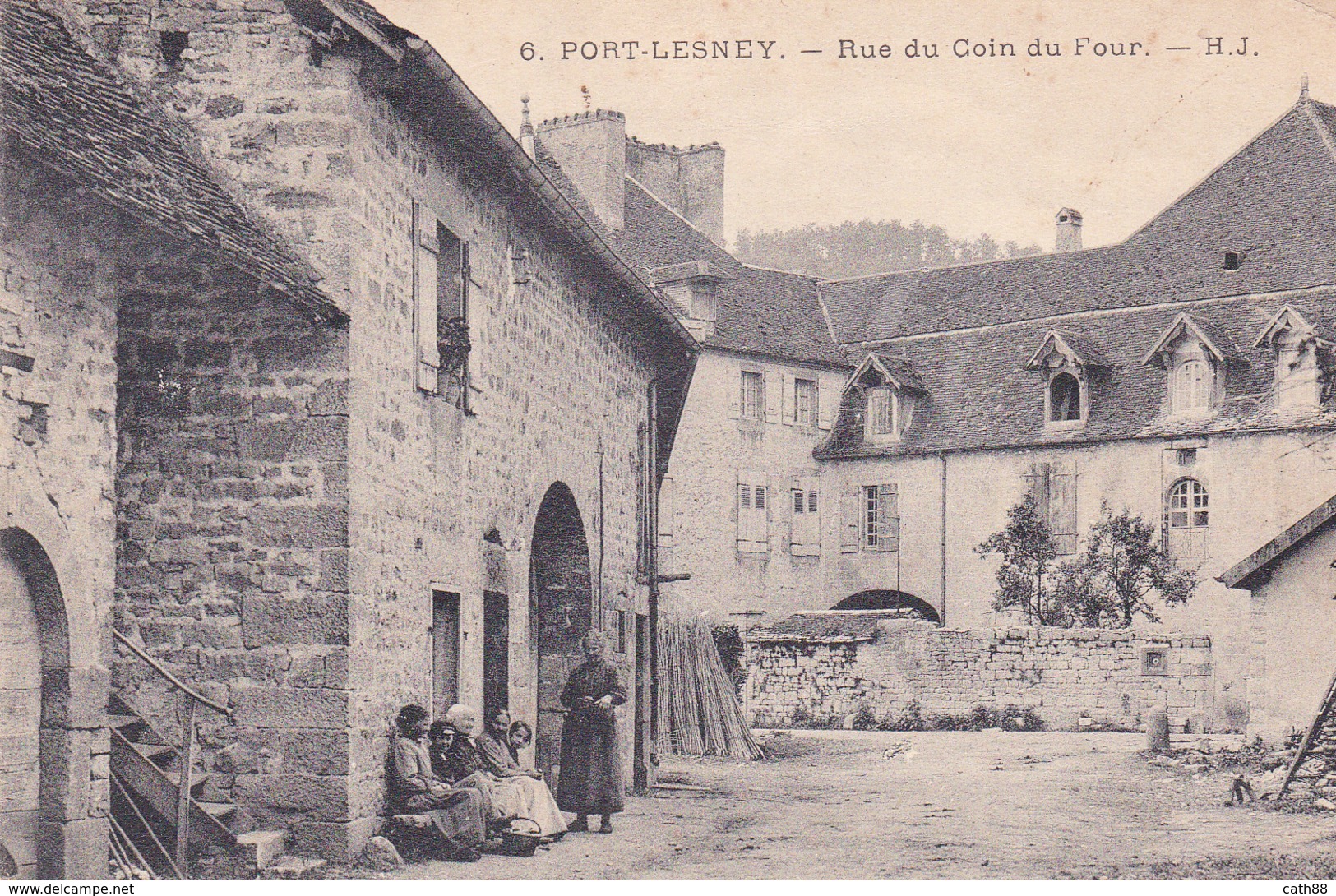 PORT LESNEY - Rue Du Coin Du Four - Autres & Non Classés