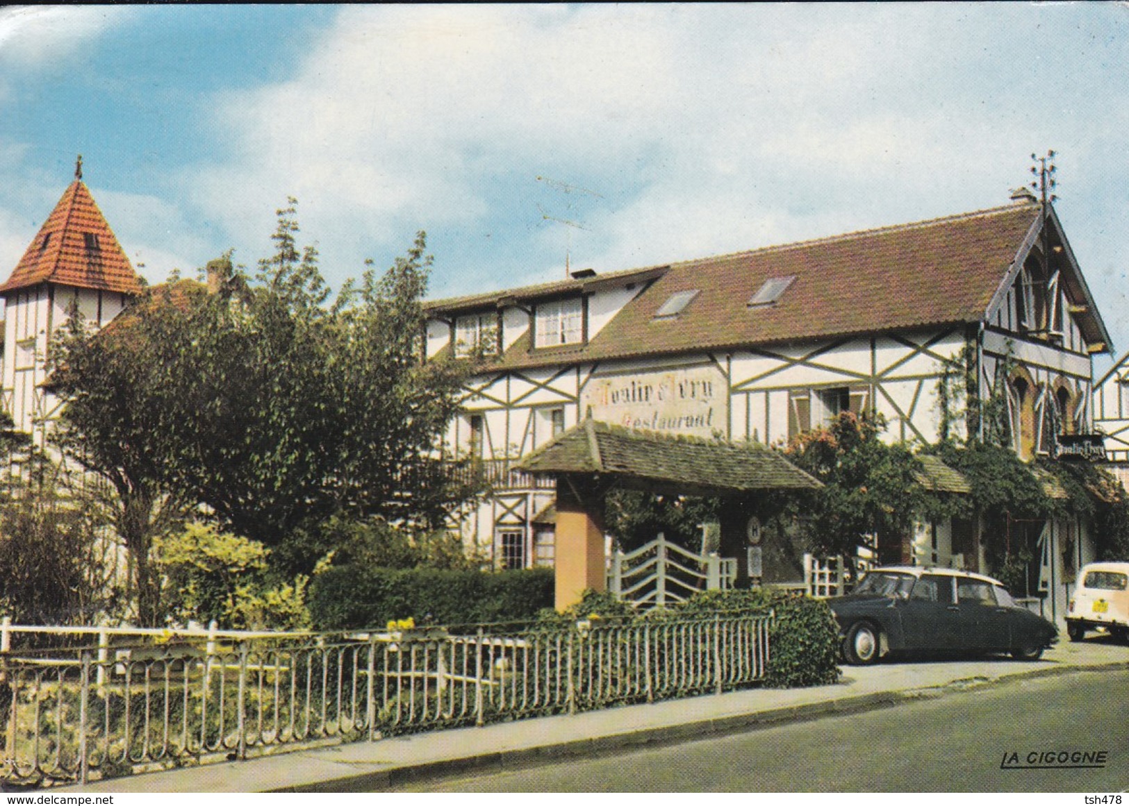 27---IVRY LA BATAILLE--le Moulin D'ivry--restaurant--( Voiture D S  )--voir 2 Scans - Autres & Non Classés