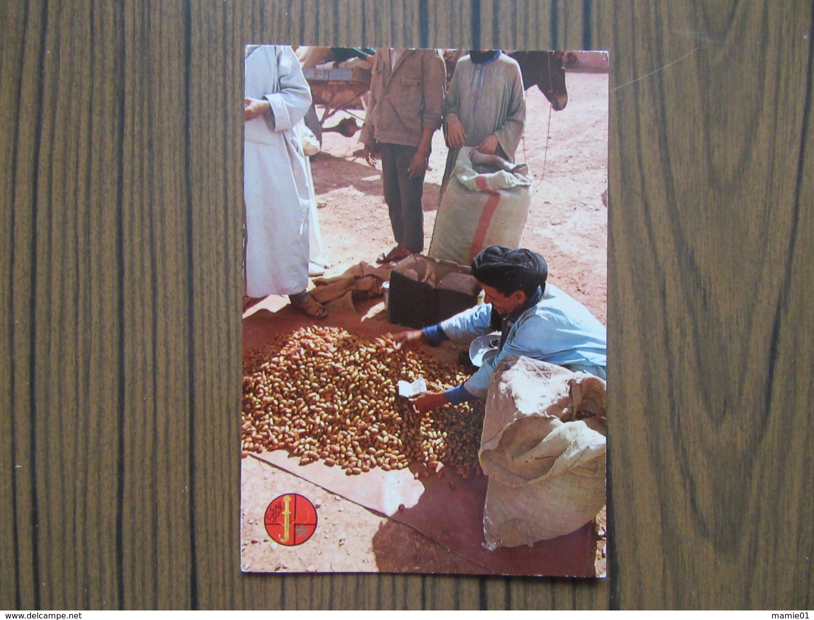 Marchand De Dattes    Au Maroc - Street Merchants