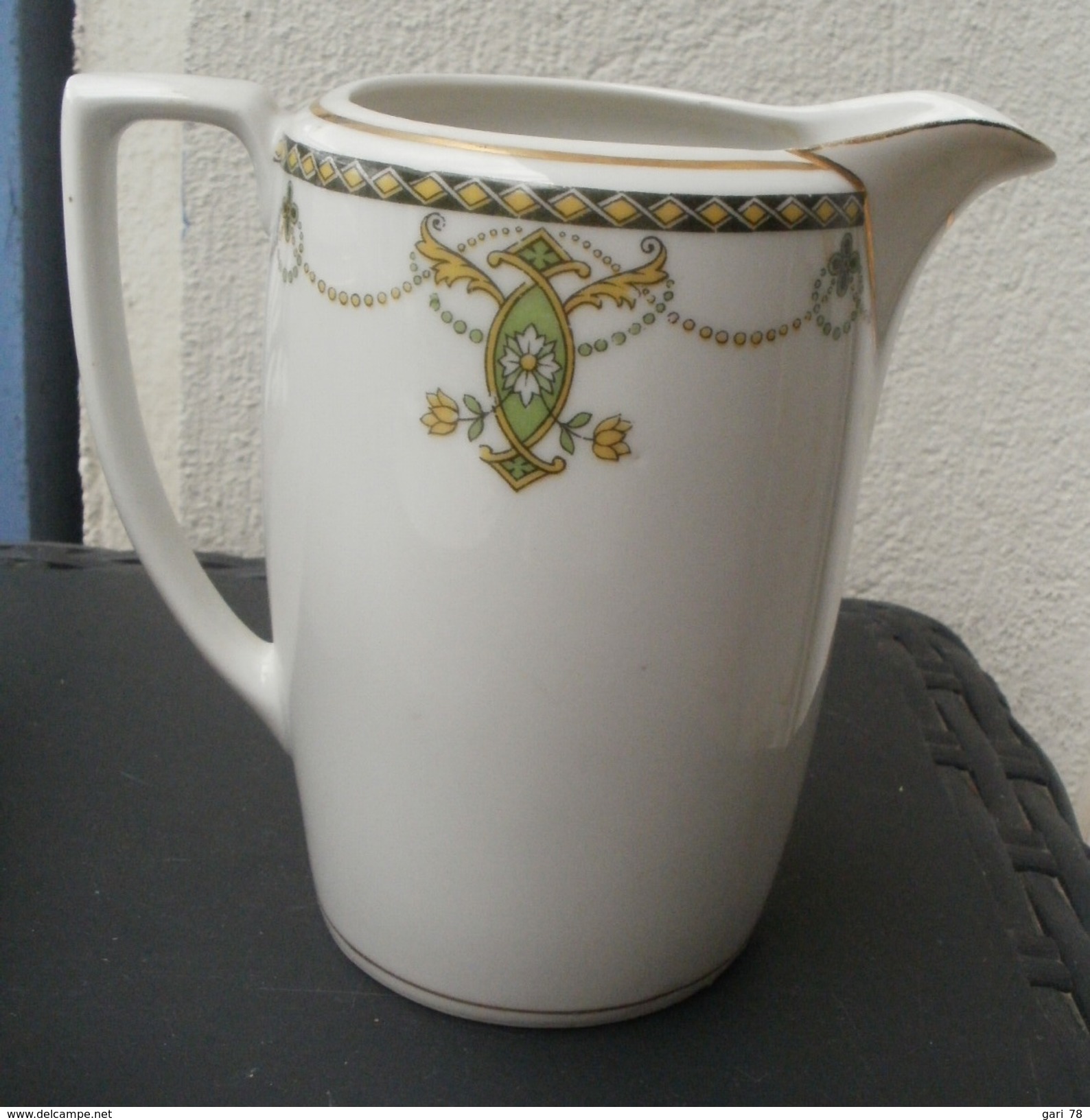 POT à LAIT En Porcelaine HUTSCHENREUTHER ALTROHIAU HABSBURG - Hutschenreuther (DEU)