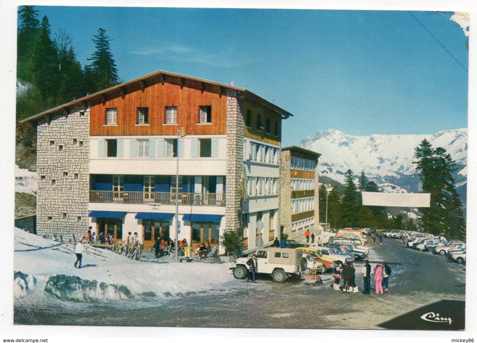 MANTEYER--CEUZE--Chalet "Neige Et Soleil" (animée,voitures),cpsm 15 X 10 N° 0413 éd Combier - Autres & Non Classés