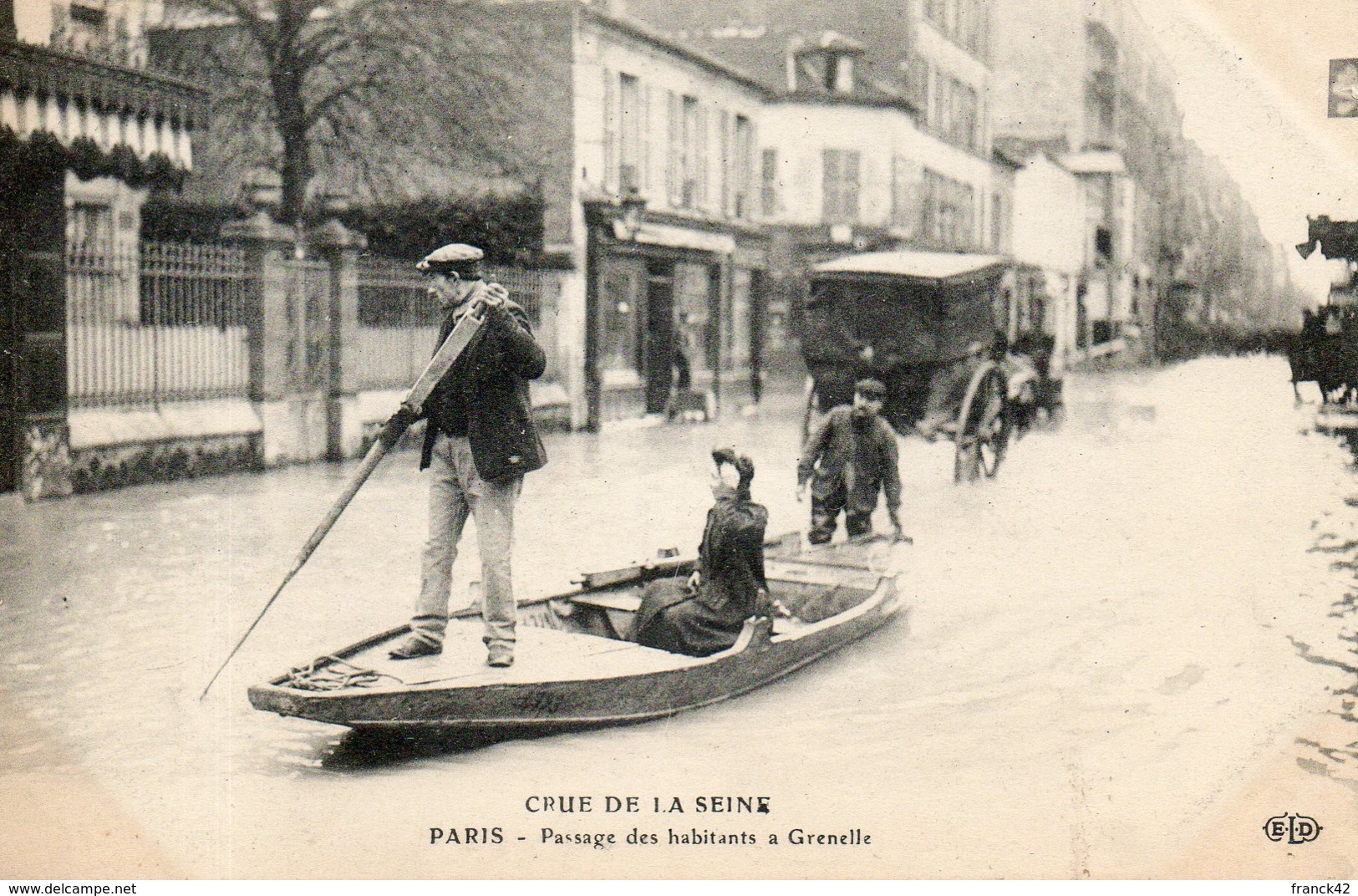 75. Paris. Inondations De 1910. Barque à Grenelle - Paris Flood, 1910