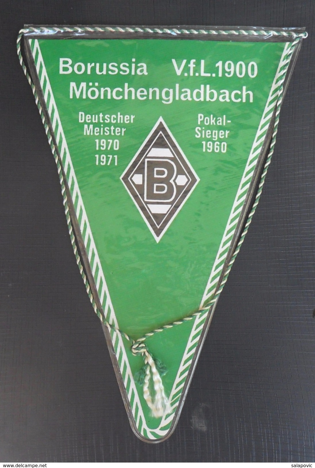 Borussia Mönchengladbach GERMANY  FOOTBALL CLUB, SOCCER / FUTBOL / CALCIO, OLD PENNANT, SPORTS FLAG - Uniformes Recordatorios & Misc