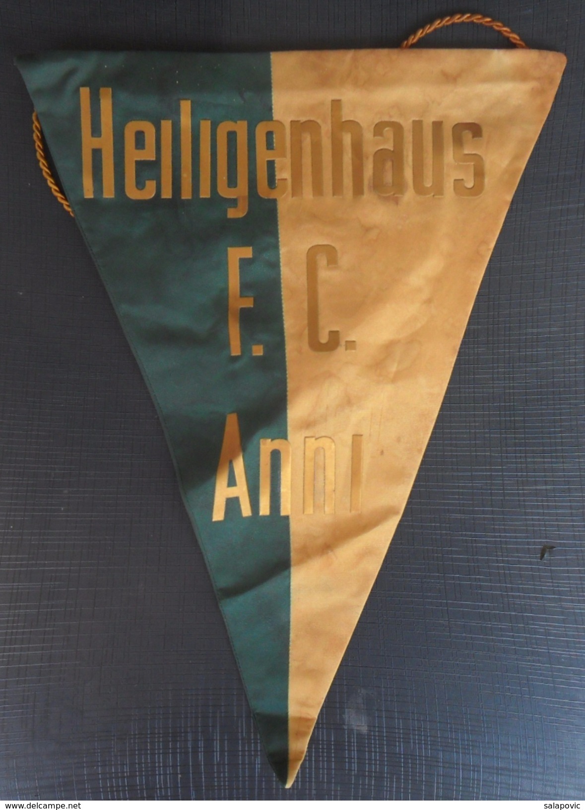 HEILIGENHAUS FC GERMANY  FOOTBALL CLUB, SOCCER / FUTBOL / CALCIO, OLD PENNANT, SPORTS FLAG - Bekleidung, Souvenirs Und Sonstige