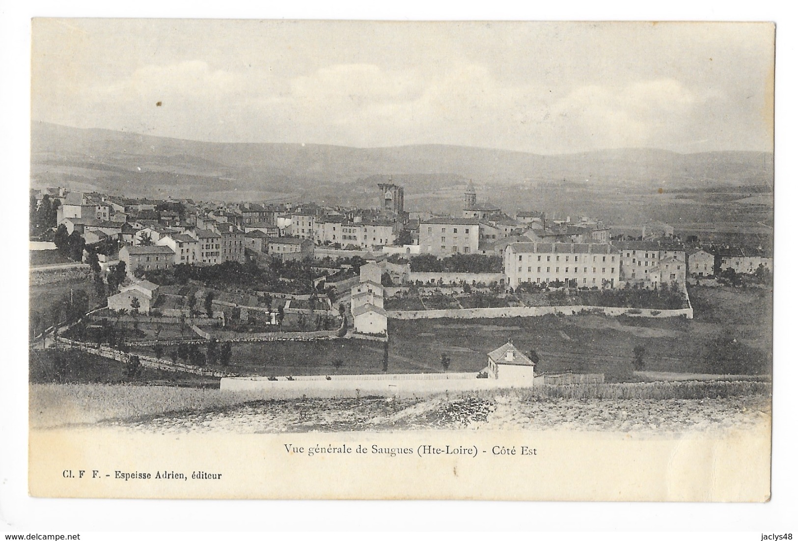 SAUGUES  (cpa 43)  Vue Générale  - Côté Est -   - L 1 - Saugues