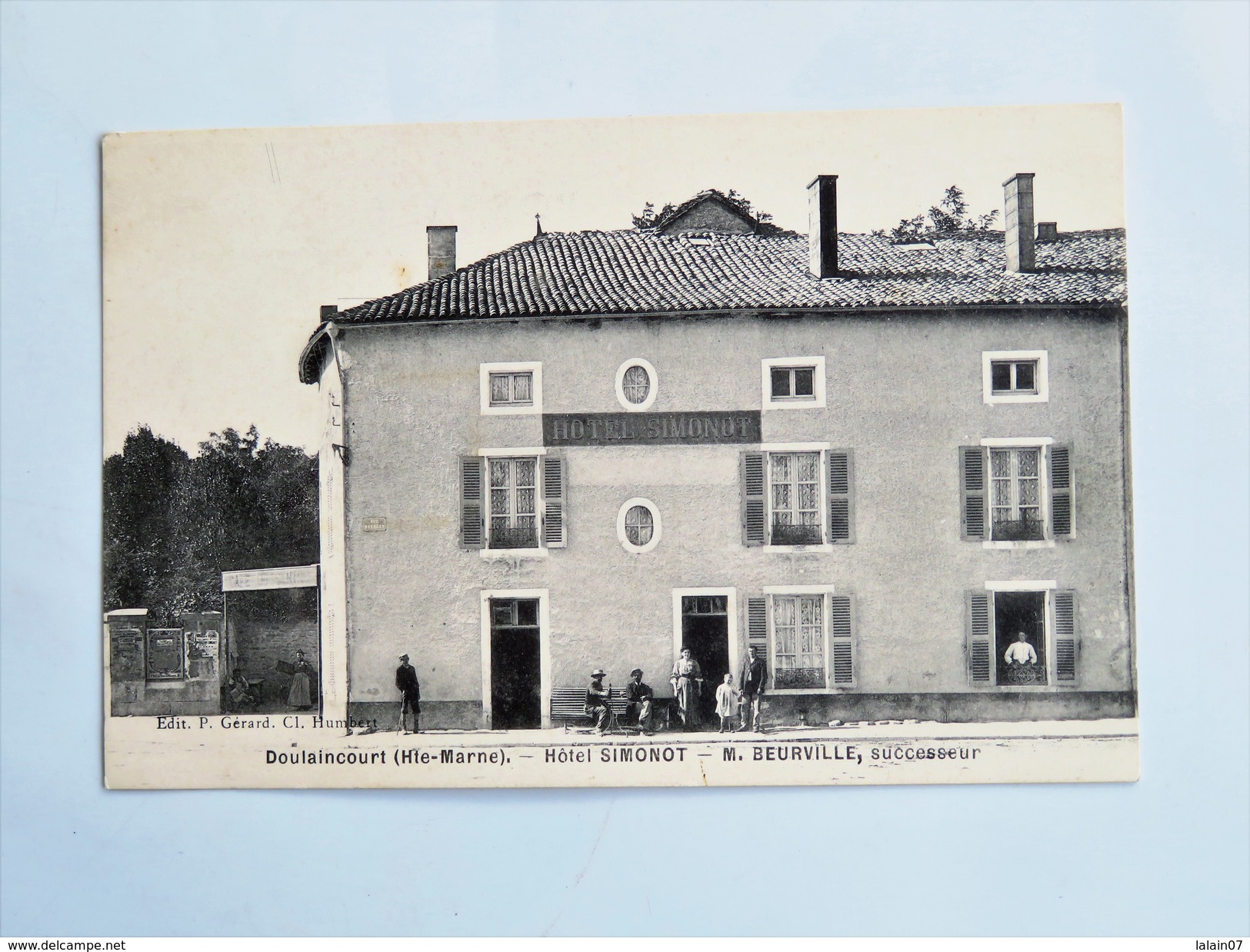 C.P.A. 52 DOULAINCOURT : Hotel SIMONOT, M. Beurville, Successeur, Animé - Doulaincourt