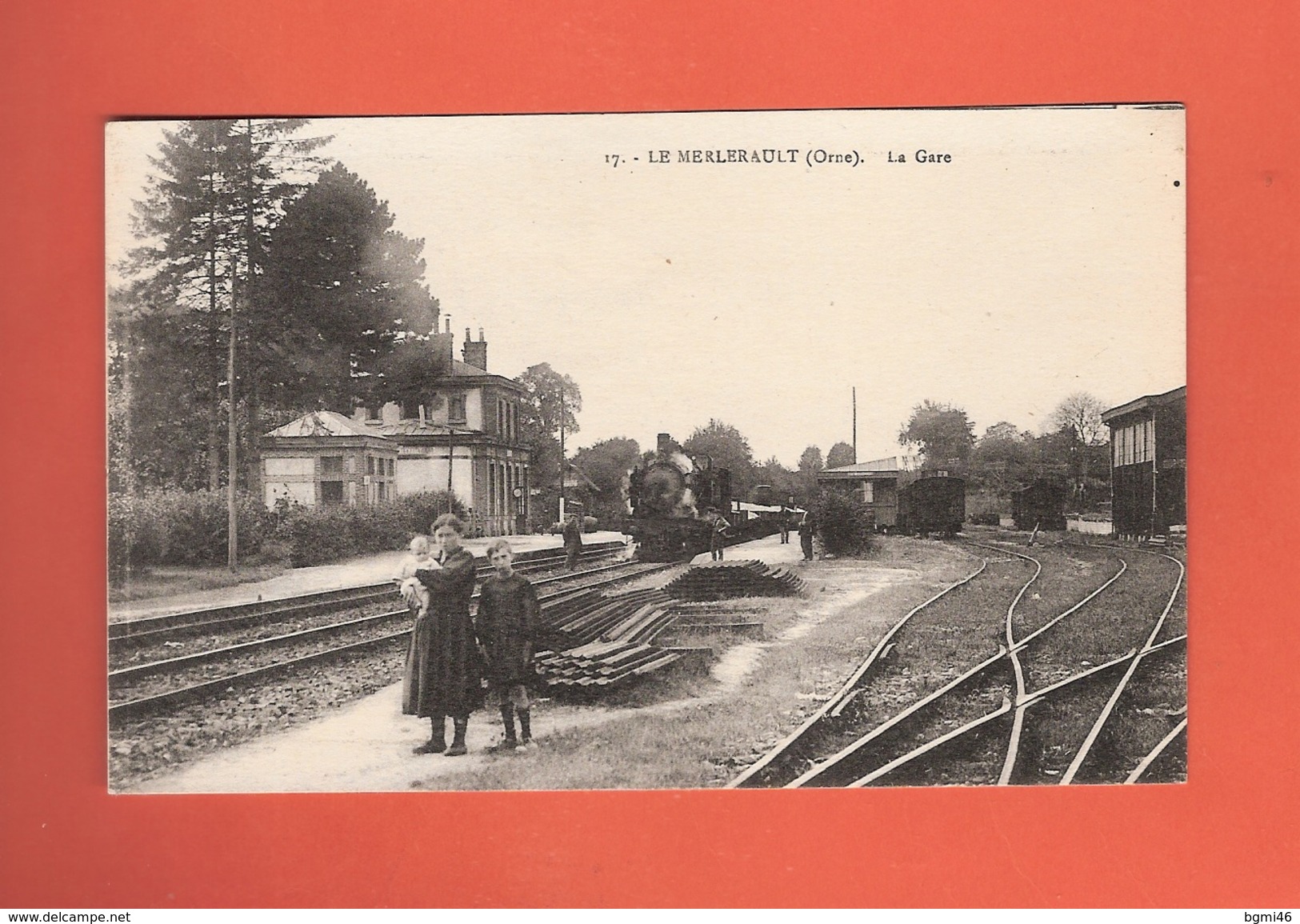 * CPA..dépt 61..LE MERLERAULT  :  La Gare..n°17  : Voir 2 Scans - Le Merlerault