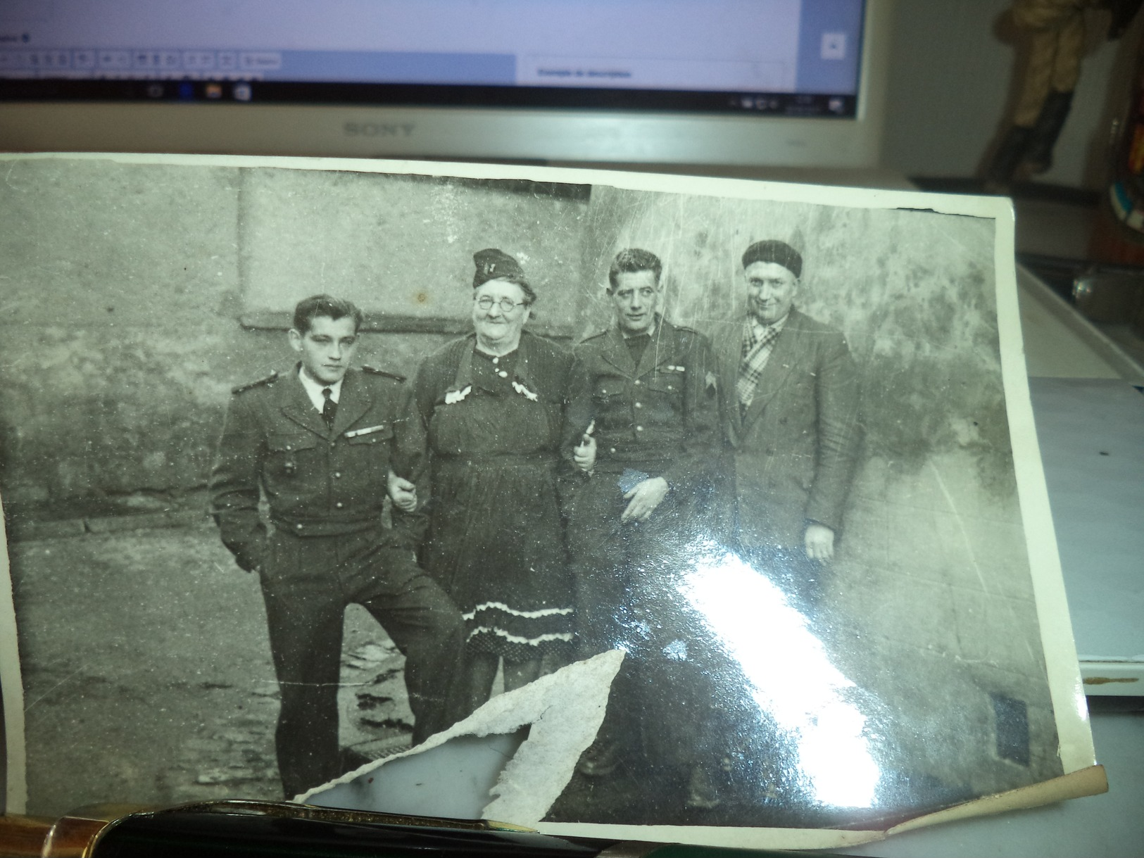 Carte Photo  Dans  L'état, Marquée  à L'arrière  Mr Voignier  Val Et Chatillon, Pour Puristes, Autres Personnages  à Voi - Autres & Non Classés