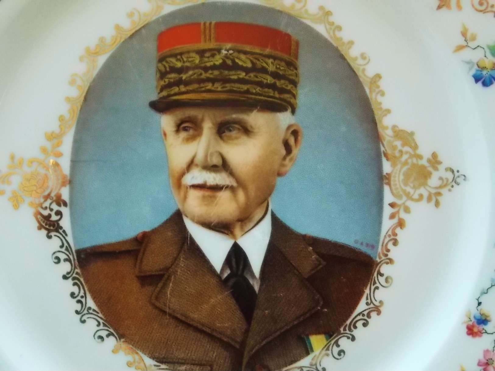 Assiette En Porcelaine De Limoges Maréchal Pétain - 1914-18