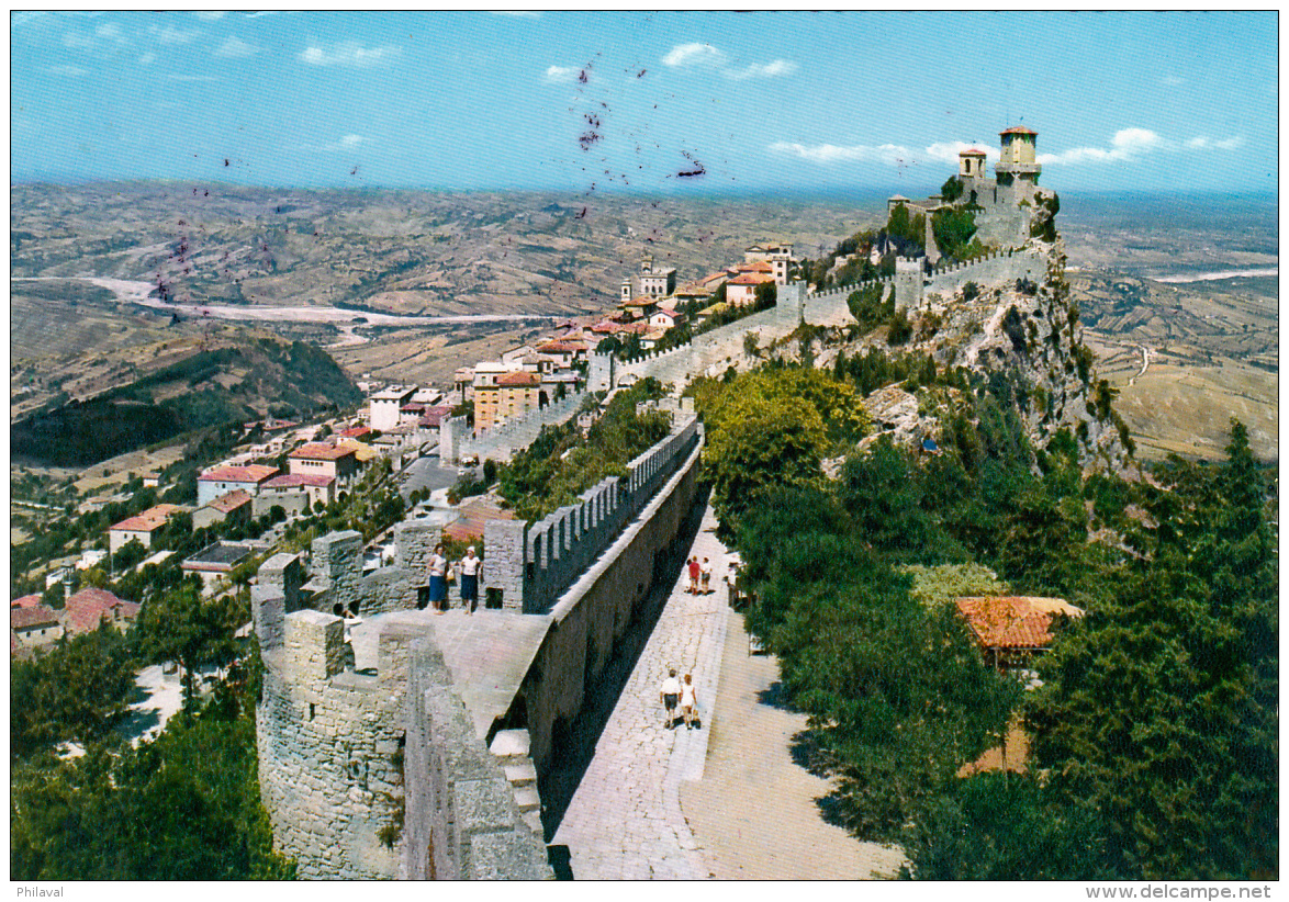 Affranchissement Sur Carte  Postale De St.Marin - 7.7.1961 - Lettres & Documents