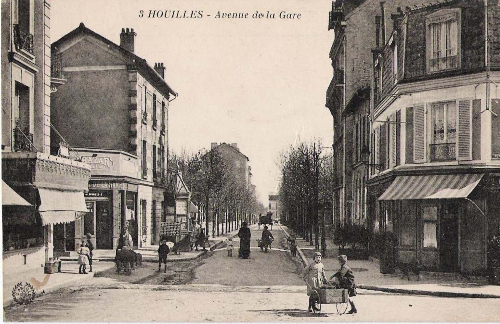 78 - HOUILLES - Avenue De La Gare (Bazar De La Gare) - Houilles