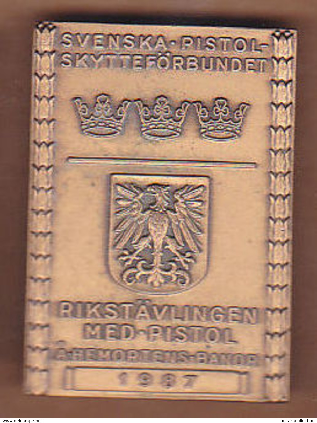 AC - SVENSKA PISTOL SKYTTEFORBUNDET RIKSTAVLINGEN MED PISTOL A. HEMORTENS BANOR 1987  MEDAL PLAQUETTE - Athlétisme