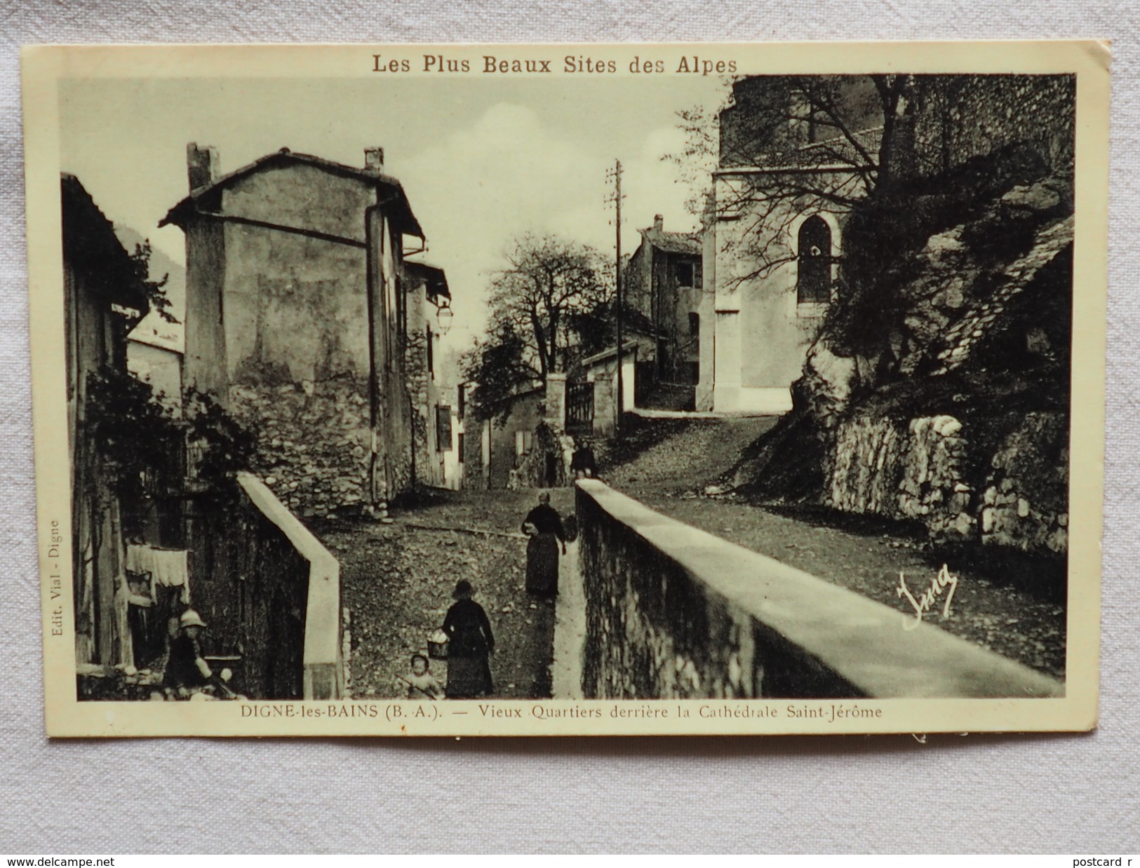 France Les Plus Beaux Sites Des Alpes Digne Les Bains Vieux Quartiers Derriere La Chthedrale Saint Jerome    A 131 - Digne