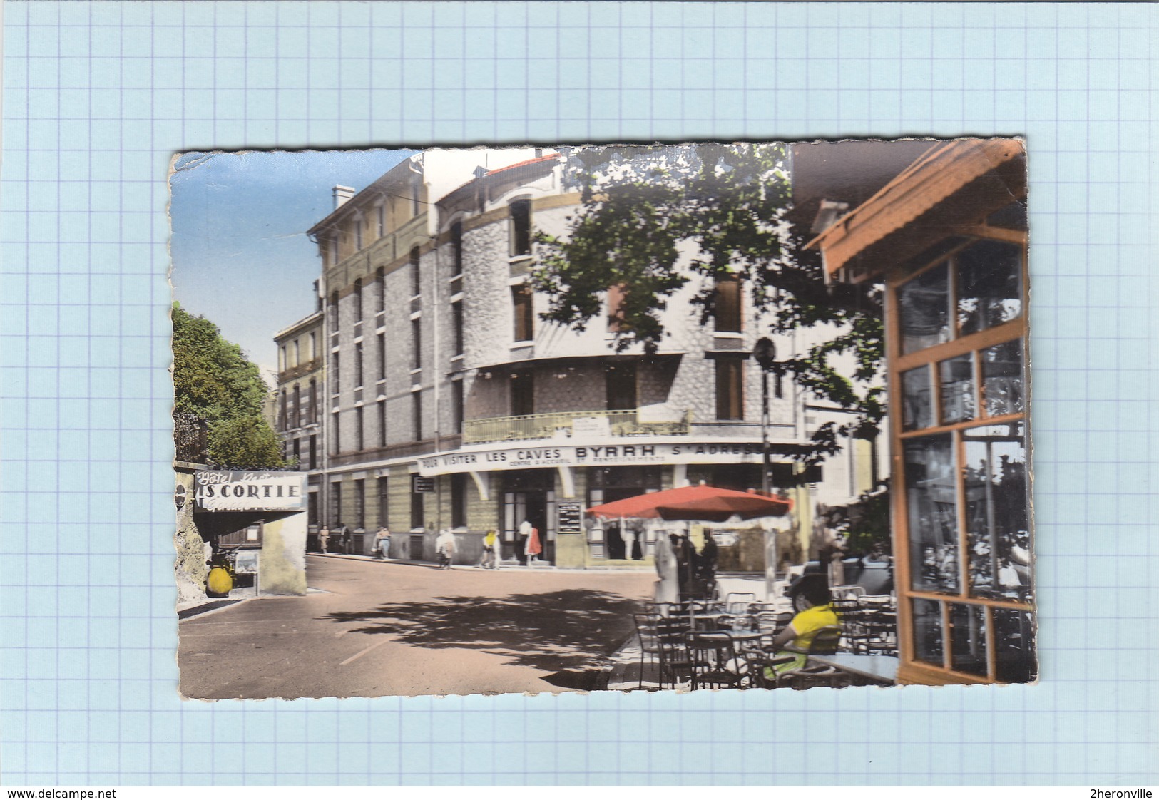 CPSM - THUIR - 6. Place Du Général De Gaulle - Centre D'accueil Des Caves BYRRH - Autres & Non Classés