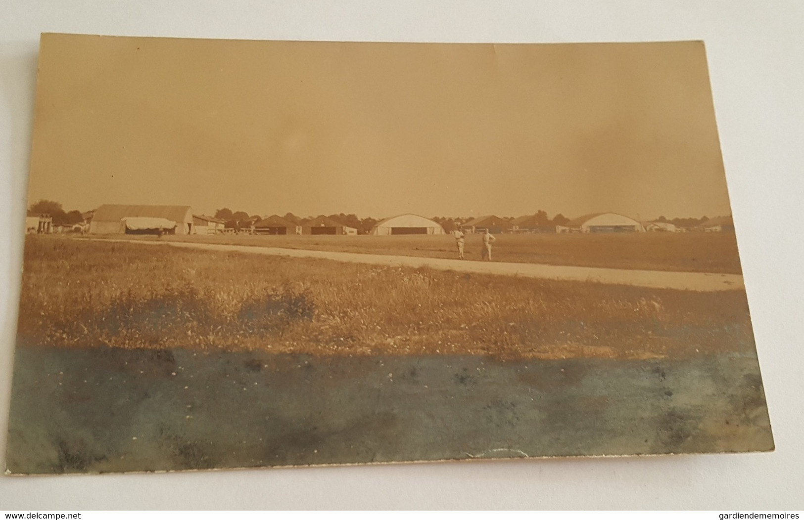 Basse Yutz - Carte Photo Du Camp D'Aviation - Hangar - Autres & Non Classés