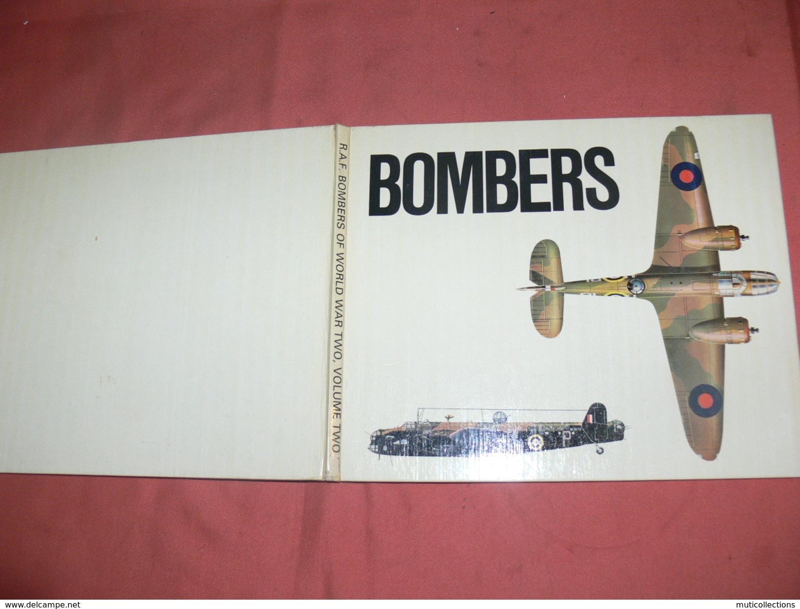 AVION MILITARIA / GUERRE WWII /  RAF  BOMBERS  OF WORLD WAR TWO VOLUME 2 / HYLTON LACY PUBLISHERS 1973 - Avion