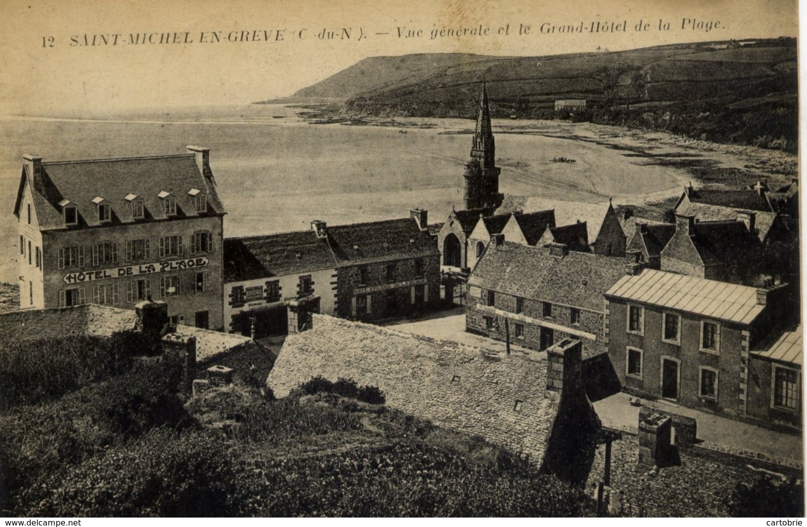 22 SAINT-MICHEL-EN-GREVE - Vue Générale Et Le Grand-Hôtel De La Plage - Saint-Michel-en-Grève