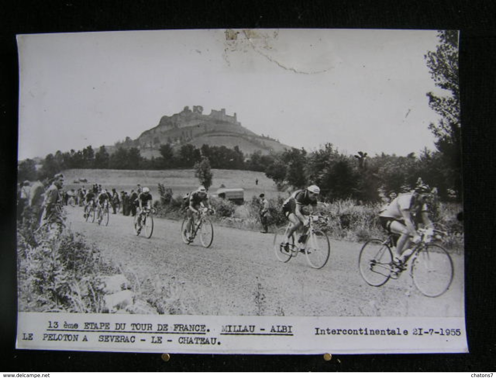 135 / Tour De France 1955, 12 ème Etape, Millau - Albi :  Le Peloton à Severac - Chateau - Cycling