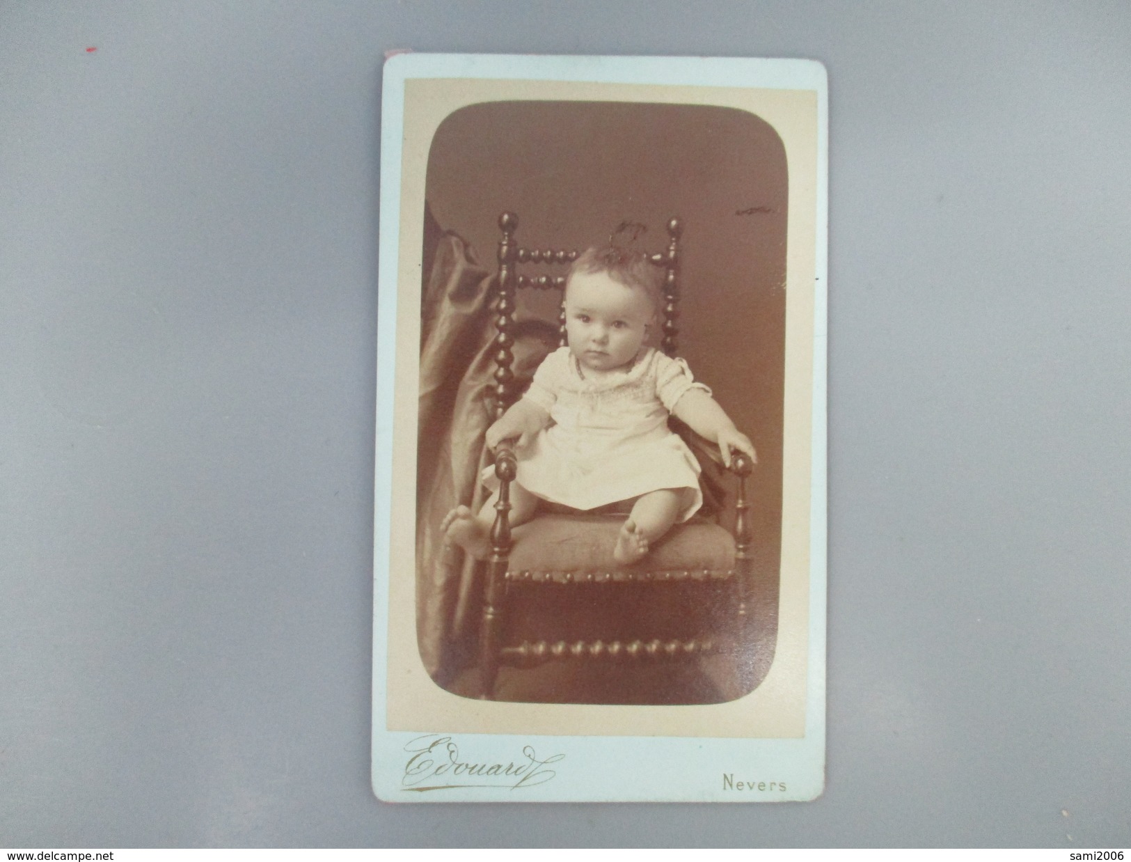 CDV BEBE   PHOTOGRAPHE EDOUARD NEVERS 58 - Cartes De Visite