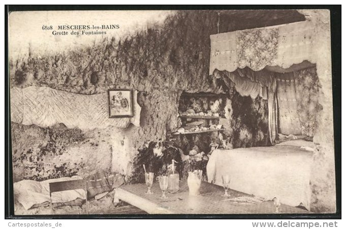 CPA Meschers-les-Bains, La Grotte Habitée Des Fontaines, Vue De L'intérieur - Meschers