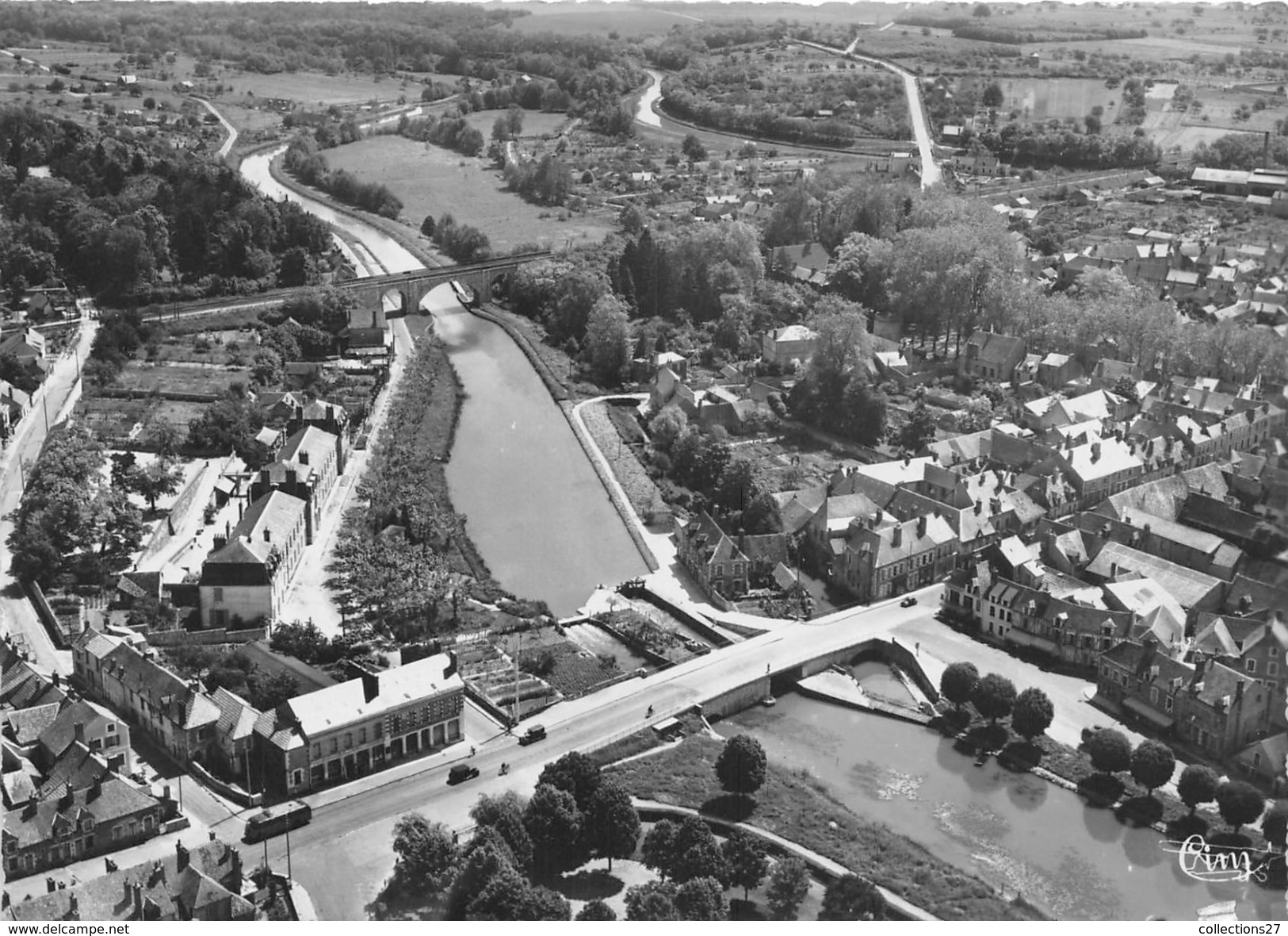 45-BRIARE- VUE GENERALE AERIENNE - Briare