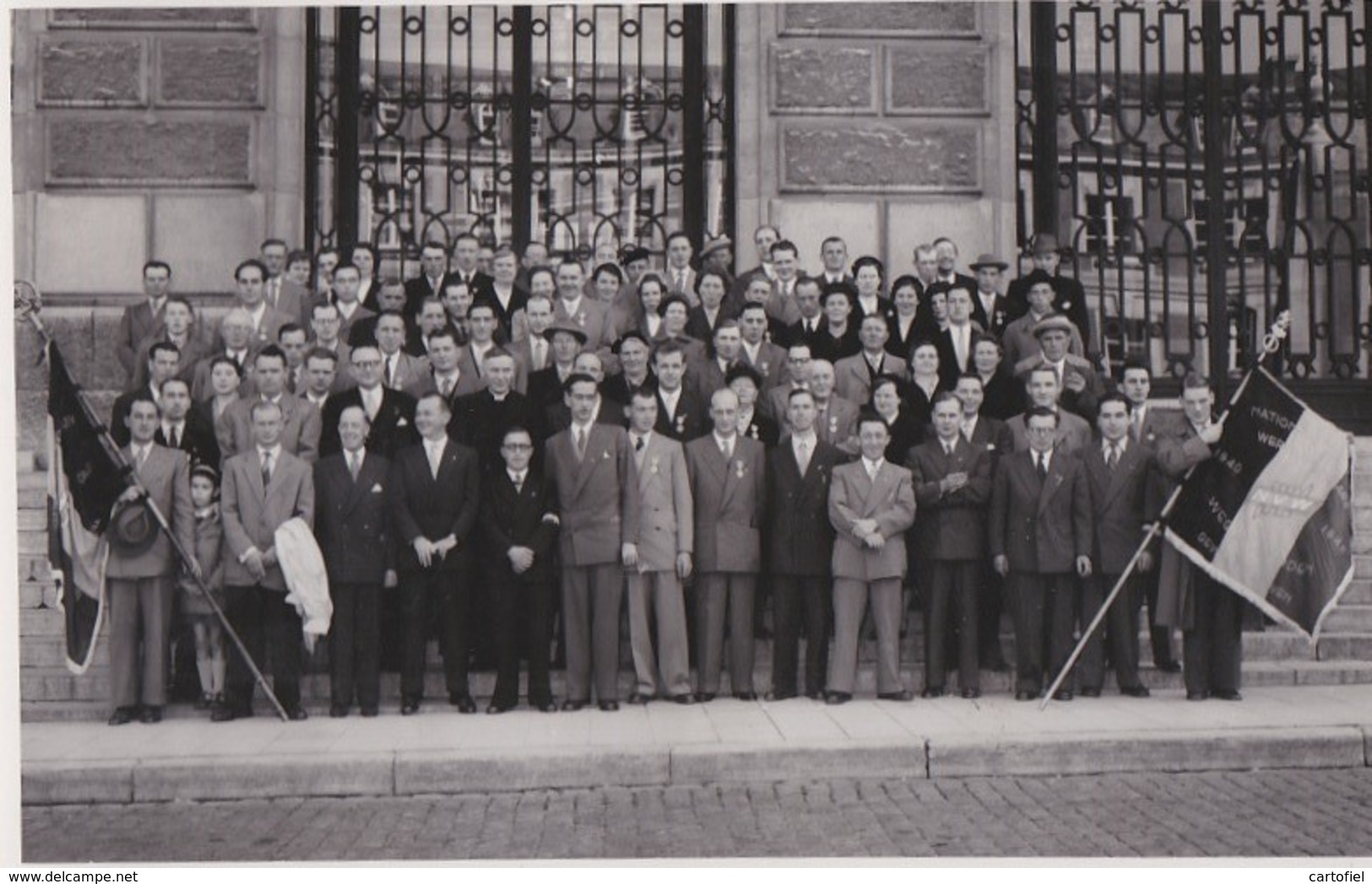 LEUVEN-DECORATIE-NATIONALE-WERKWEIGERAARS+WEGGEVOERDEN-GEWEST LEUVEN-VLAG-FOTOKAART-ZIE 2 SCANS-RARE ! ! ! - Leuven