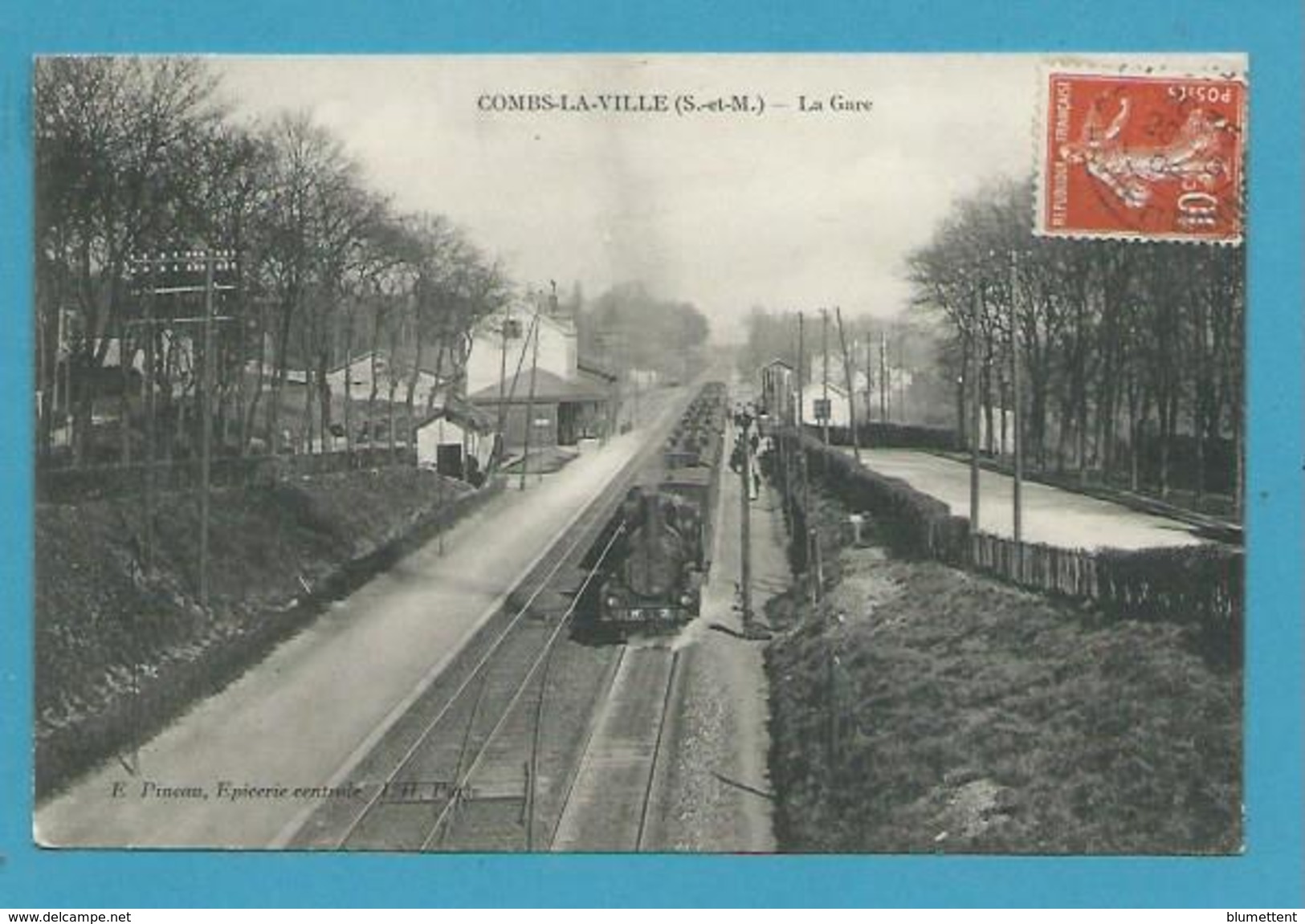 CPA - Chemin De Fer Train En Gare De COMBS-LA-VILLE 77 - Combs La Ville