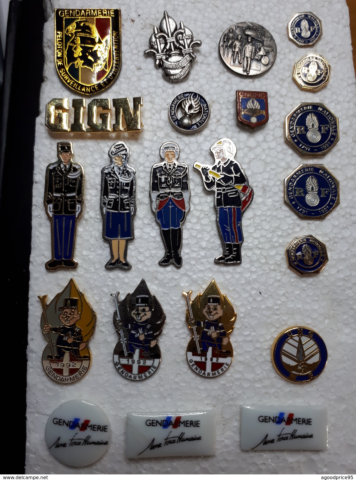 +LOT DE 22 PIN'S "GENDARMERIE" - Police