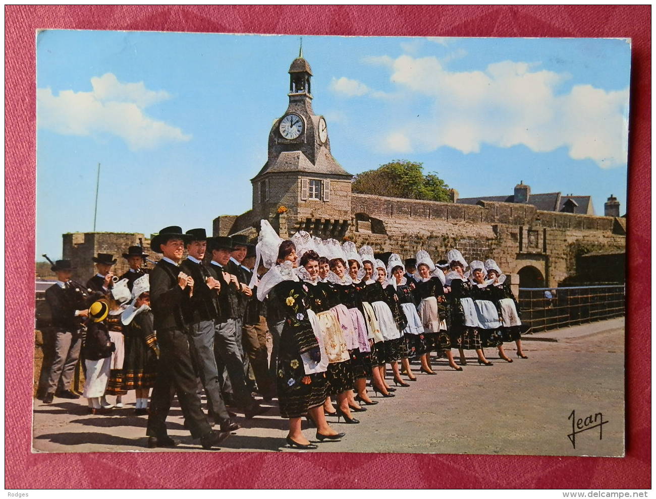 Dep 29 , Cpm  CONCARNEAU , 20.296 , Le Cercle Celtique "Ar Roue Dou Glas" , Edit. Jean Audierne (641) - Concarneau