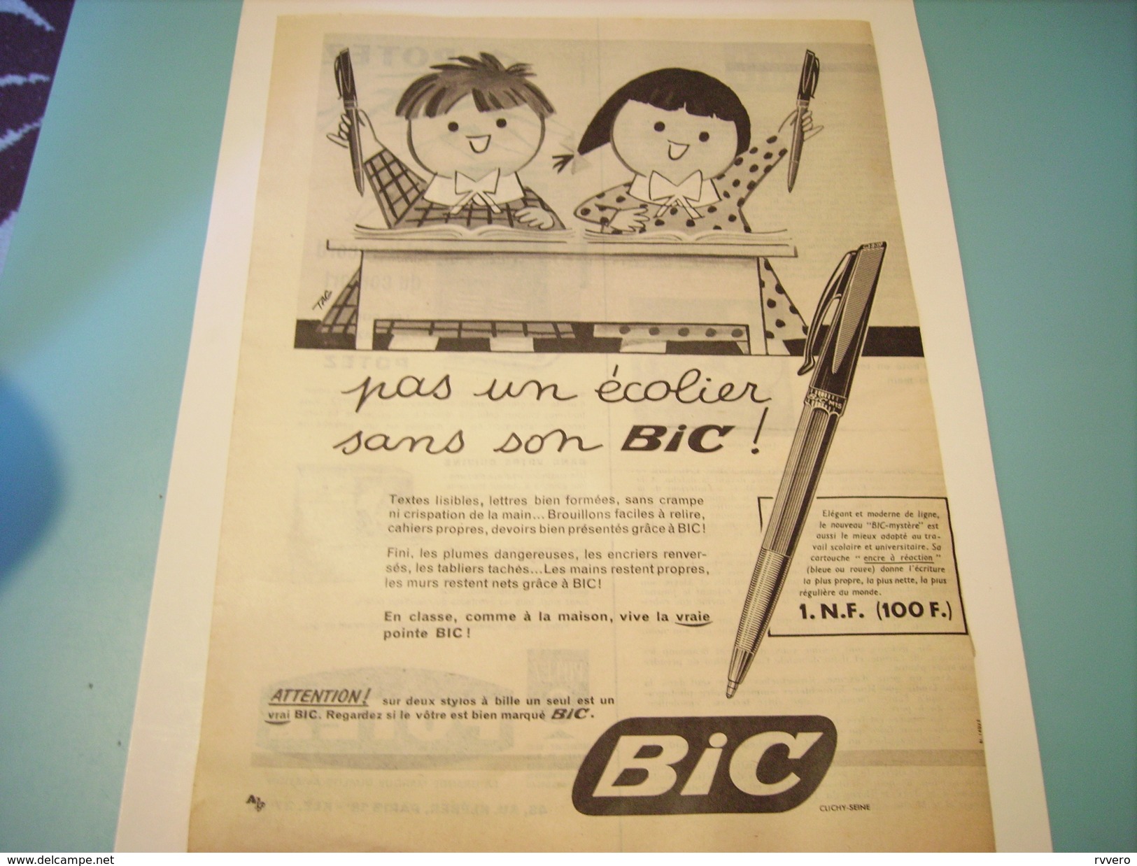 ANCIENNE PUBLICITE PAS UN ECOLIER SANS SON BIC - Autres & Non Classés